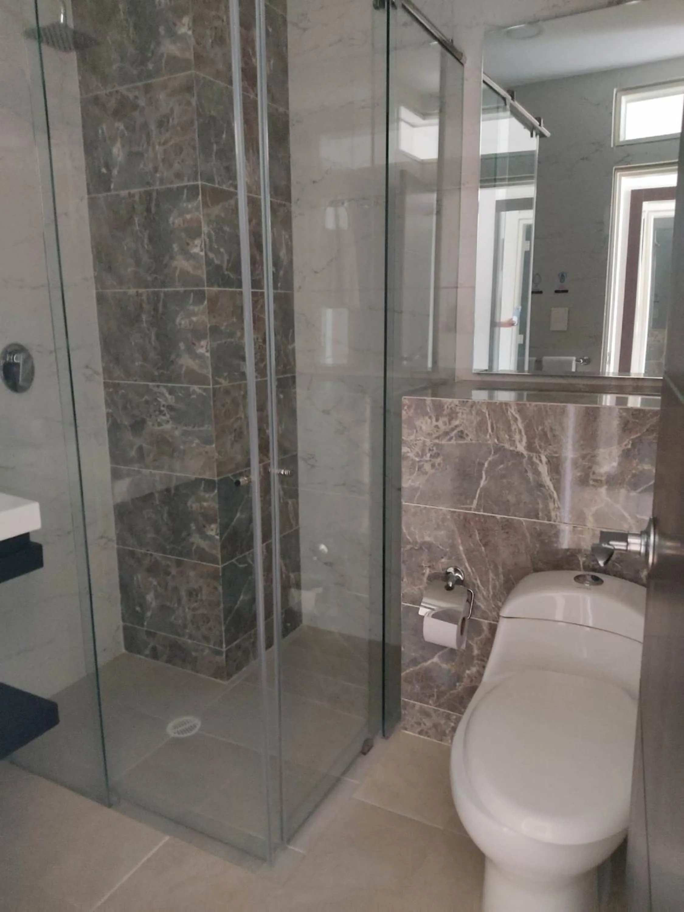 Shower in Hotel Andinos Plaza Florencia