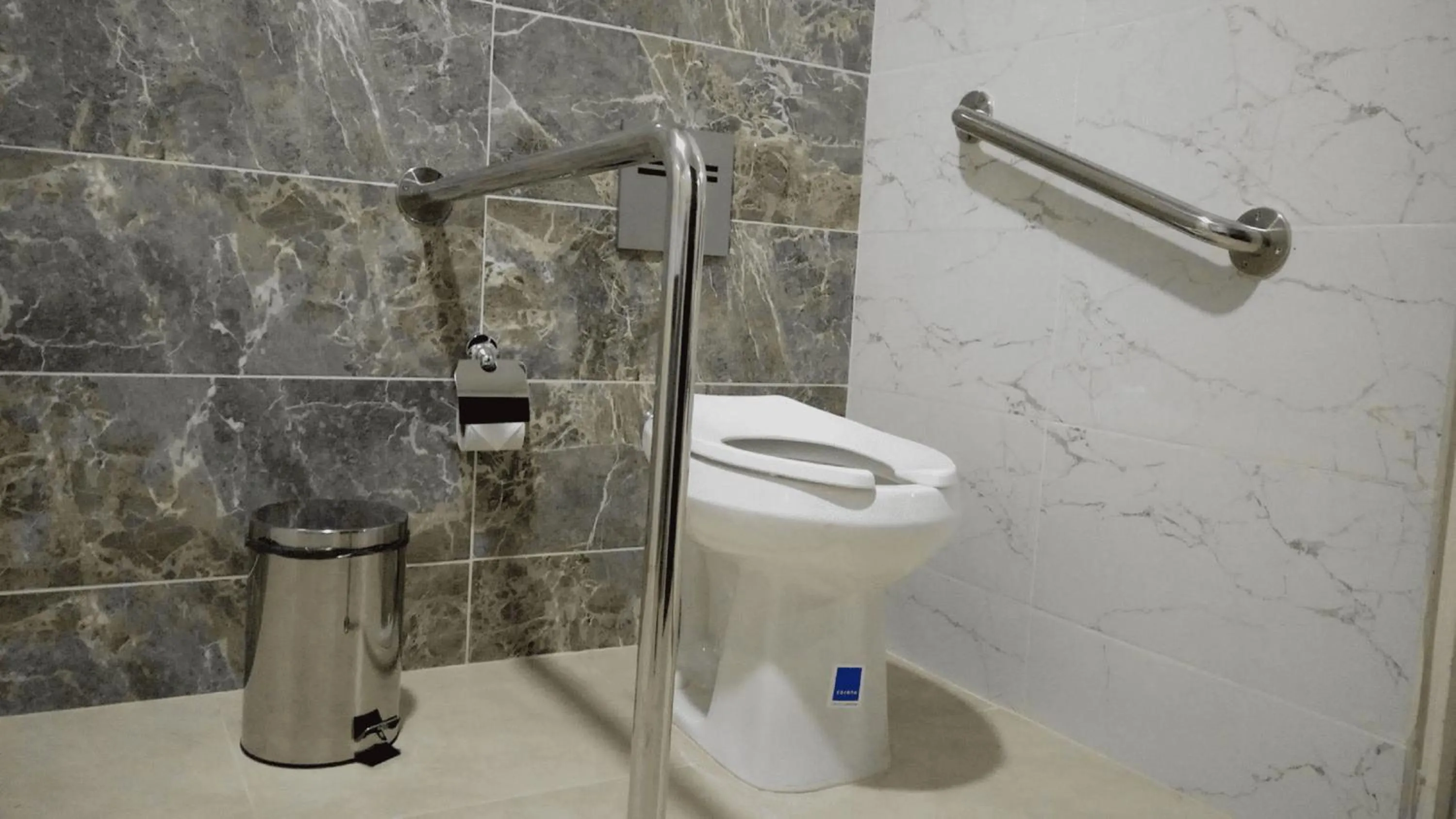 Bathroom in Hotel Andinos Plaza Florencia