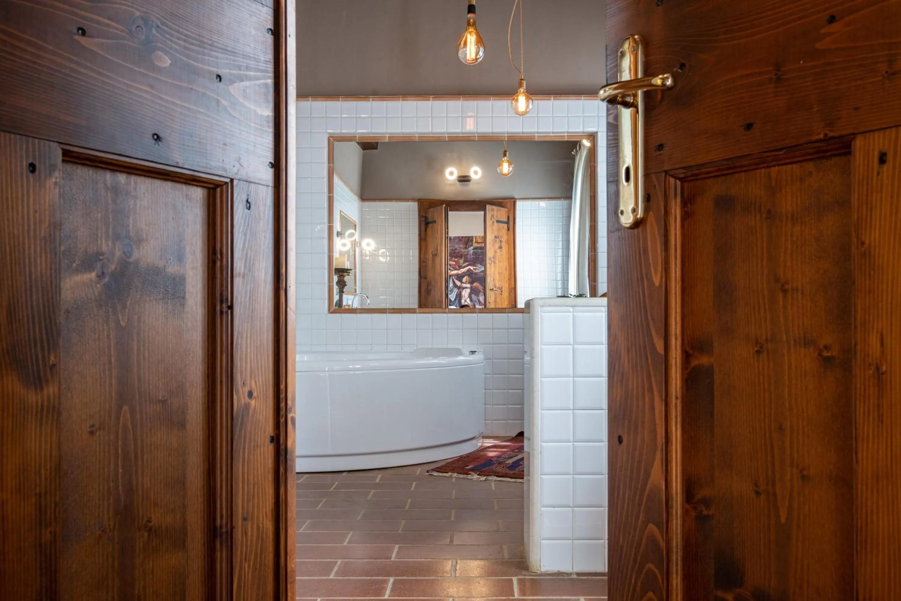 Hot Tub in La Celeste Galeria