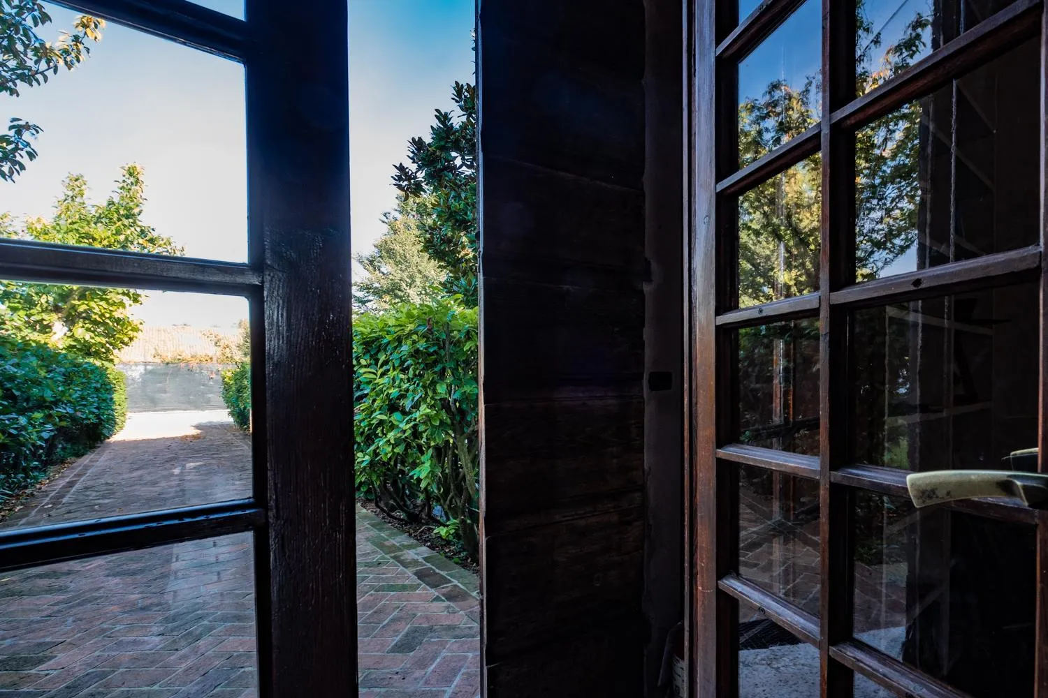 Facade/entrance in La Celeste Galeria