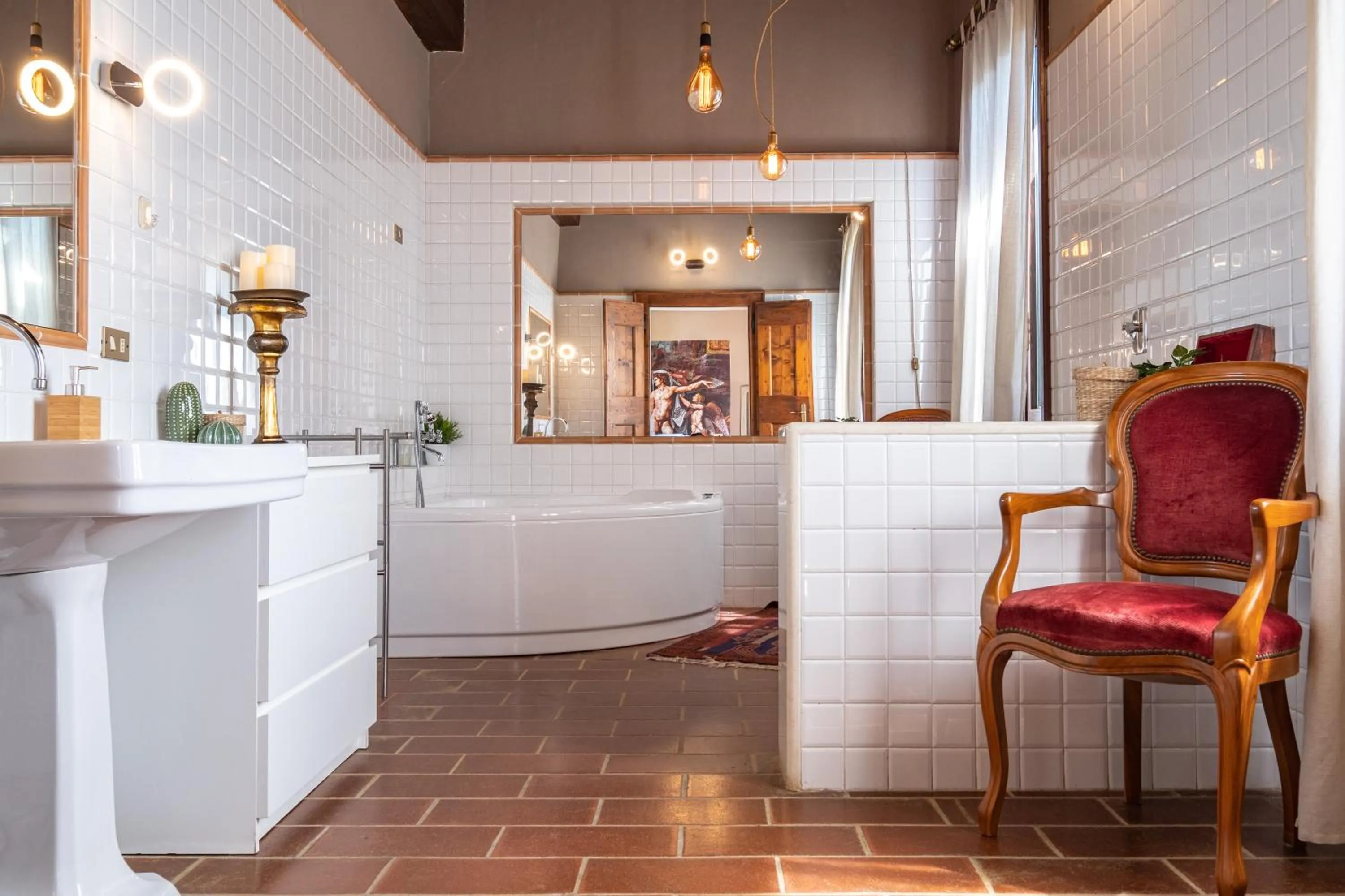 Hot Tub in La Celeste Galeria