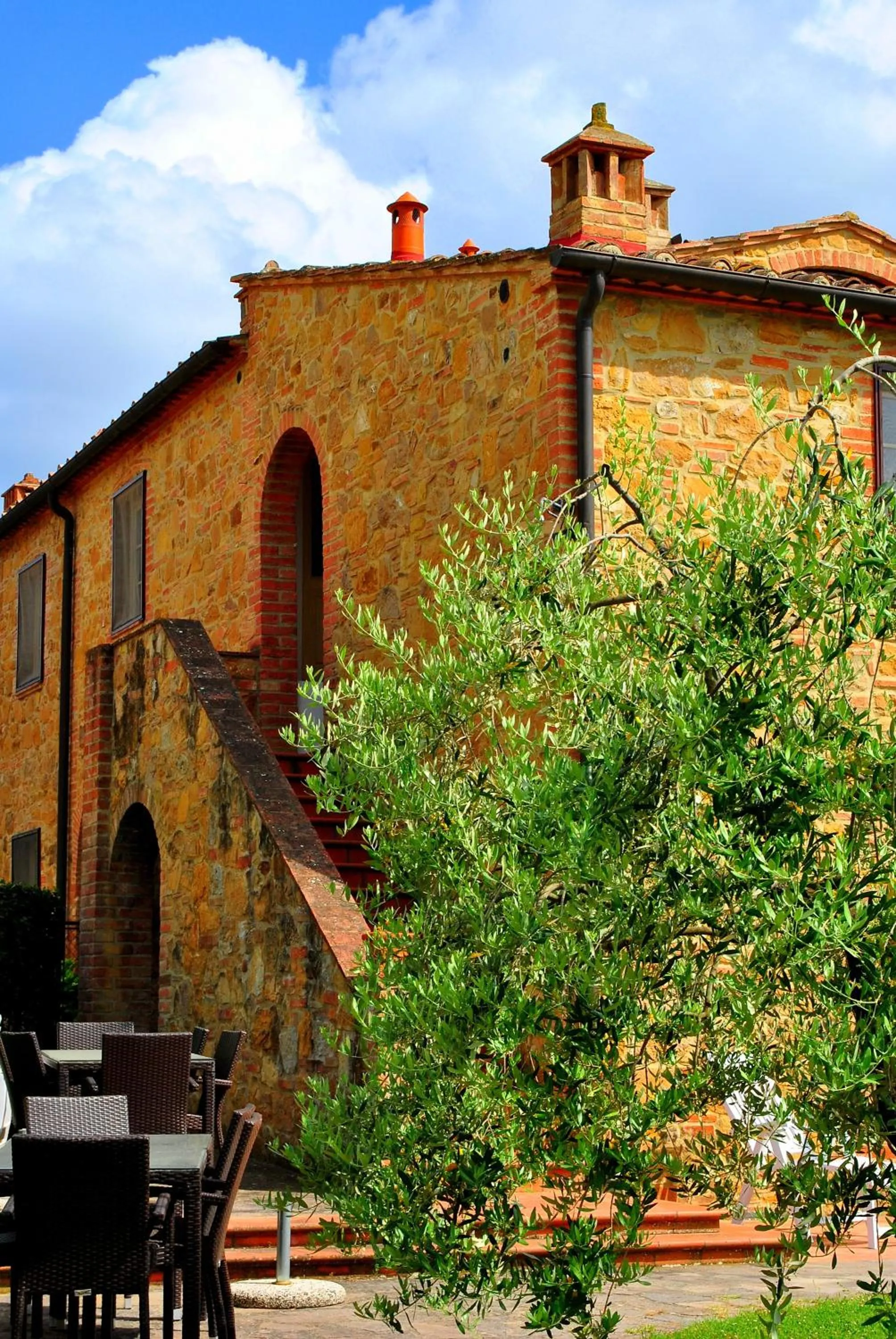 Property building in Borgo Di Collelungo