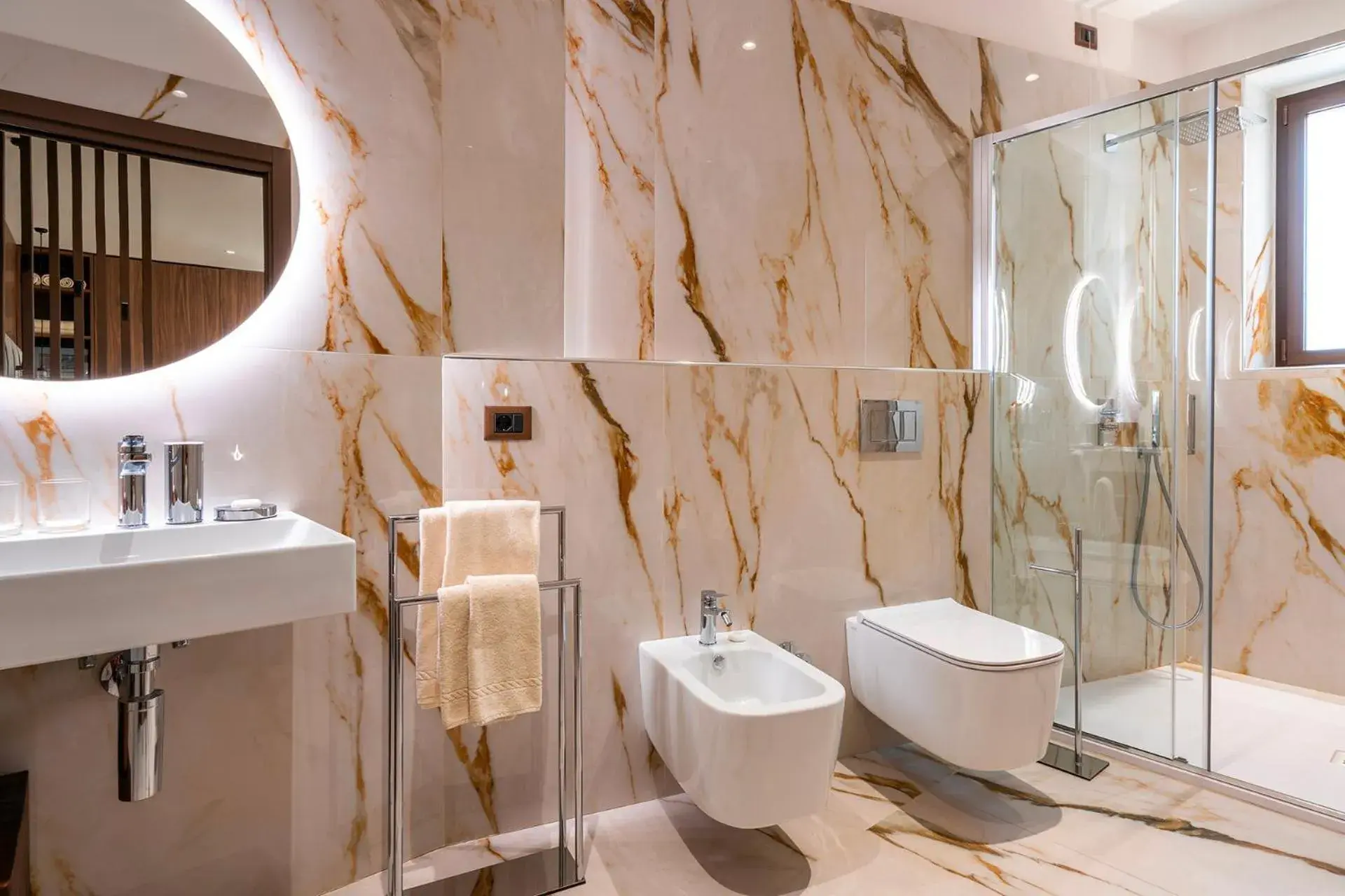 Deluxe Triple Room in Hotel Iris Deluxe Triple Room in Hotel Iris