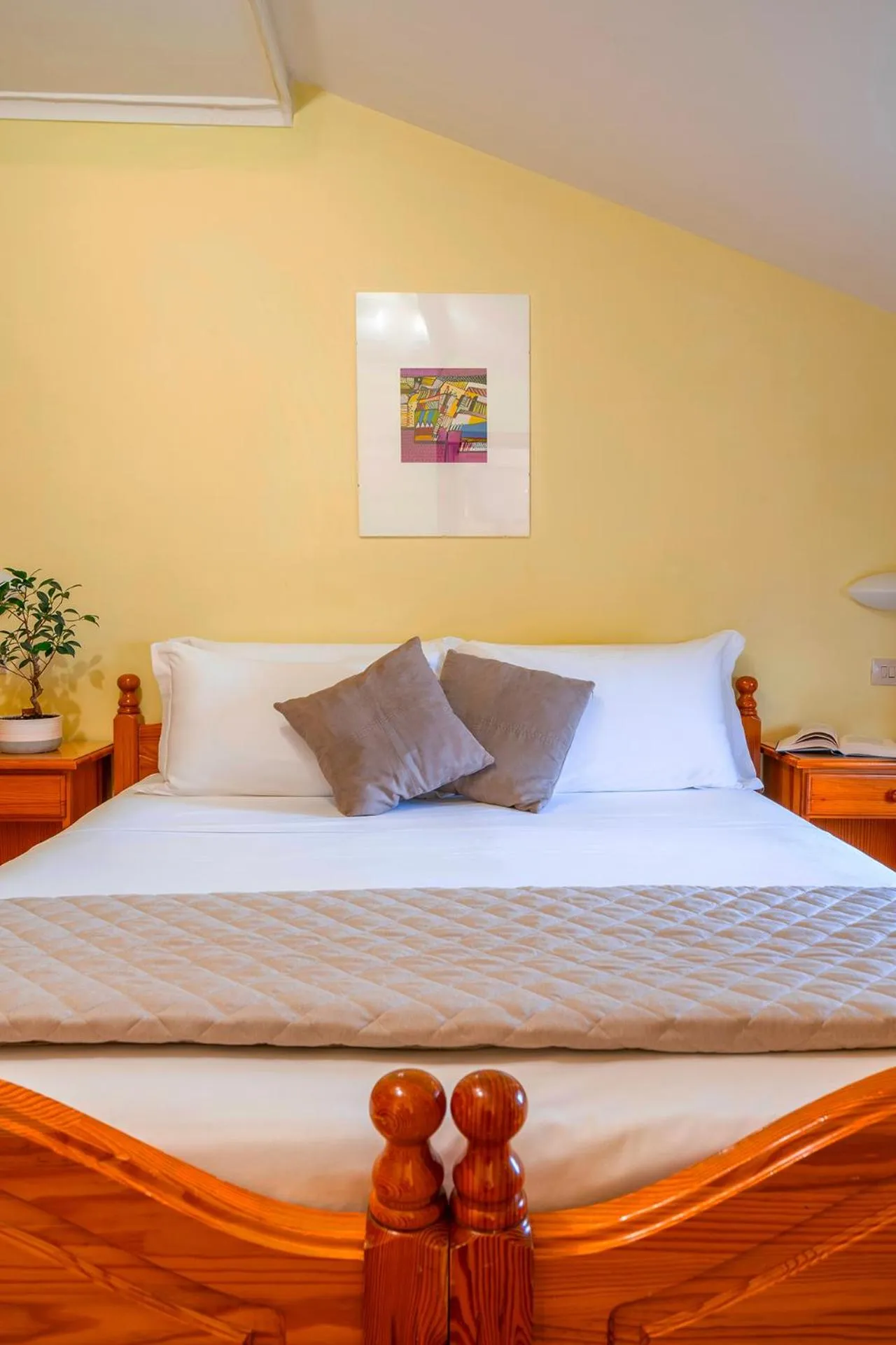 Bedroom, Bed in Hotel Iris