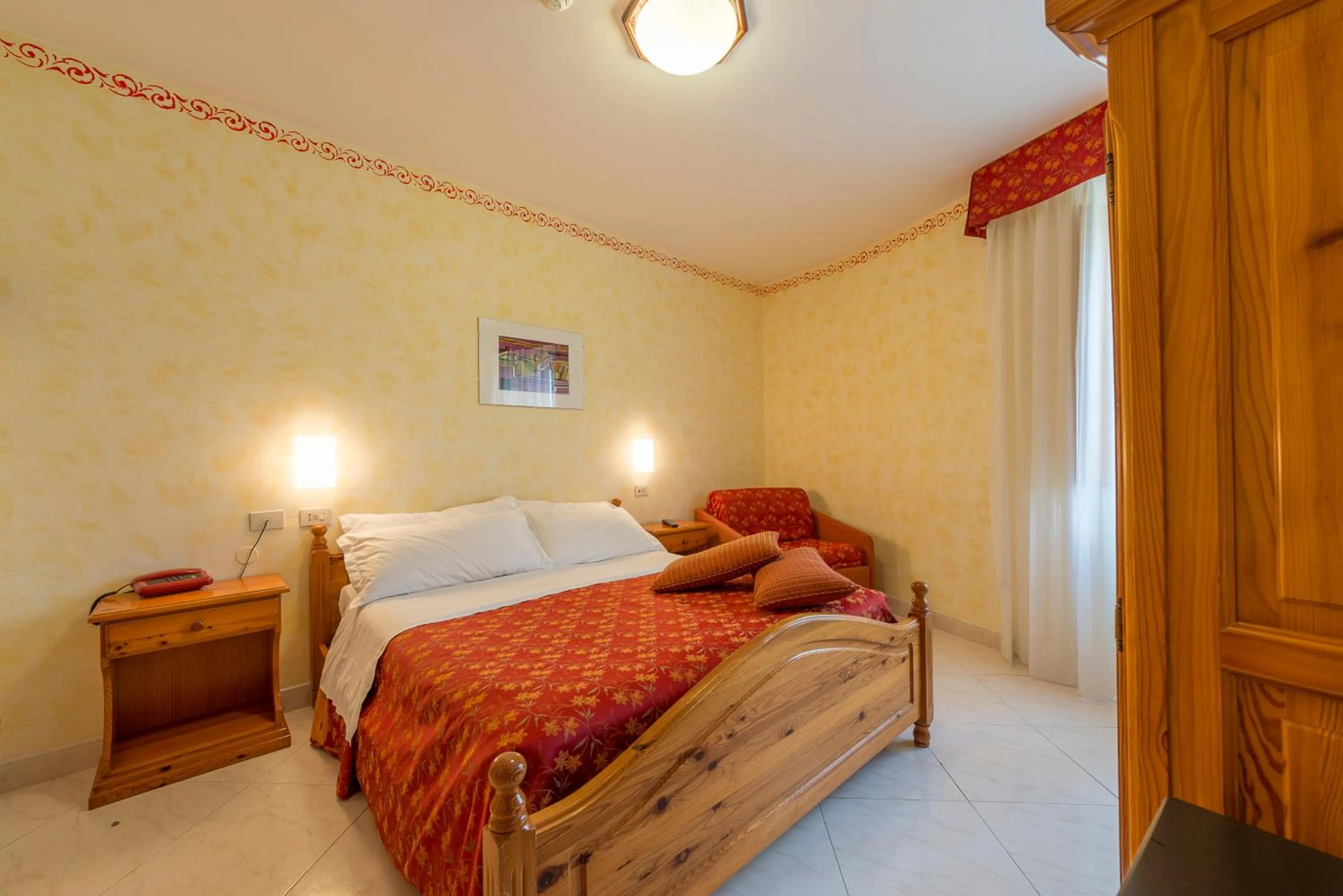 Bedroom, Bed in Hotel Iris