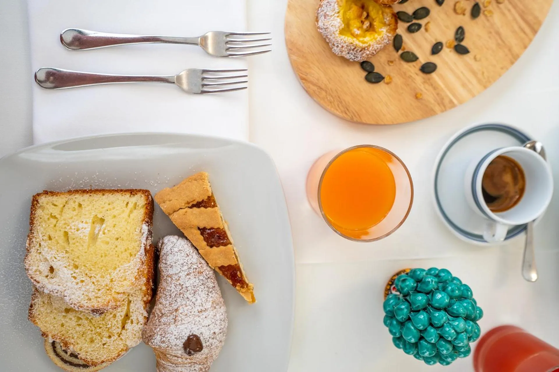 Breakfast in Hotel Iris