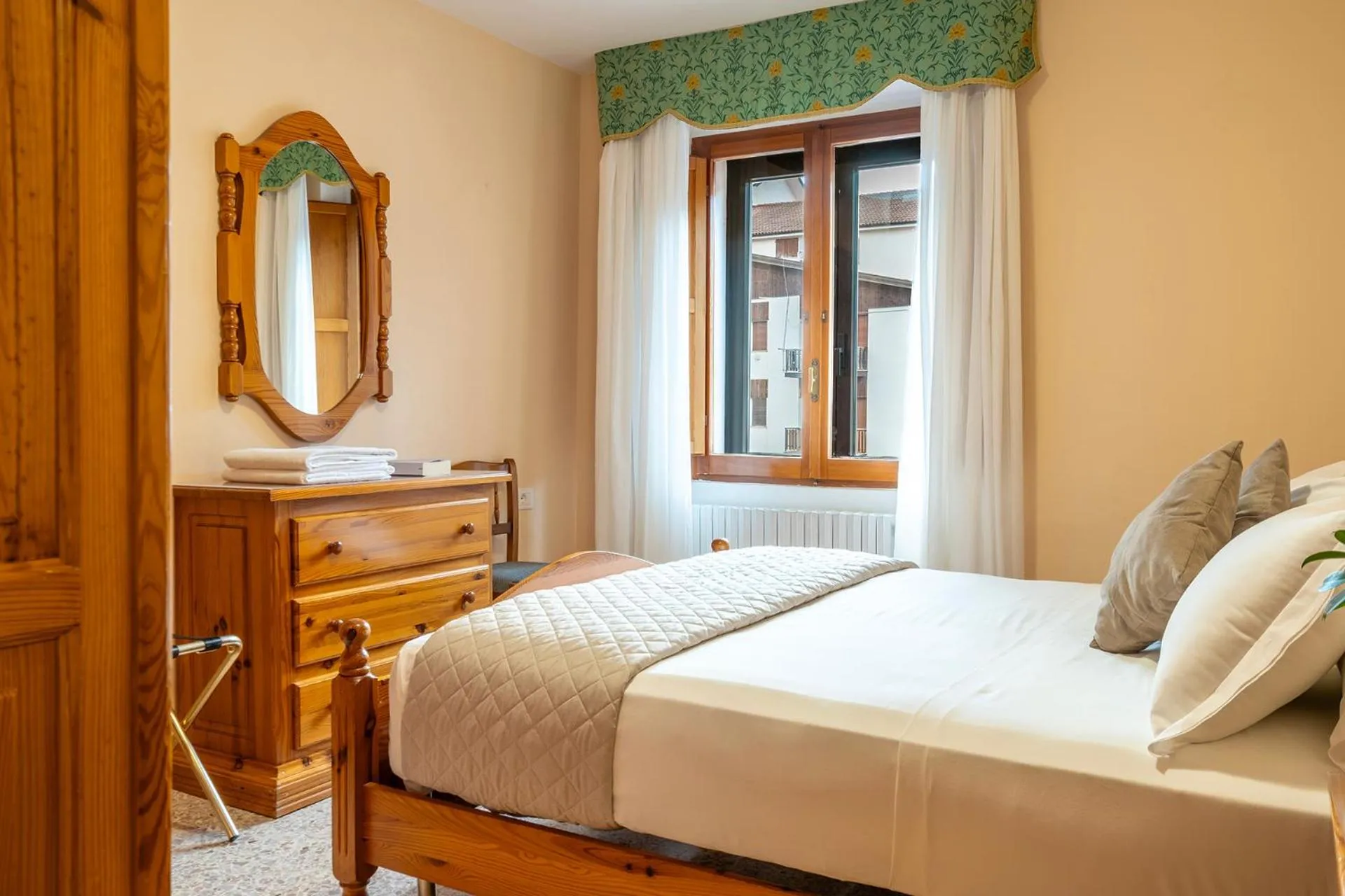 Bedroom, Bed in Hotel Iris