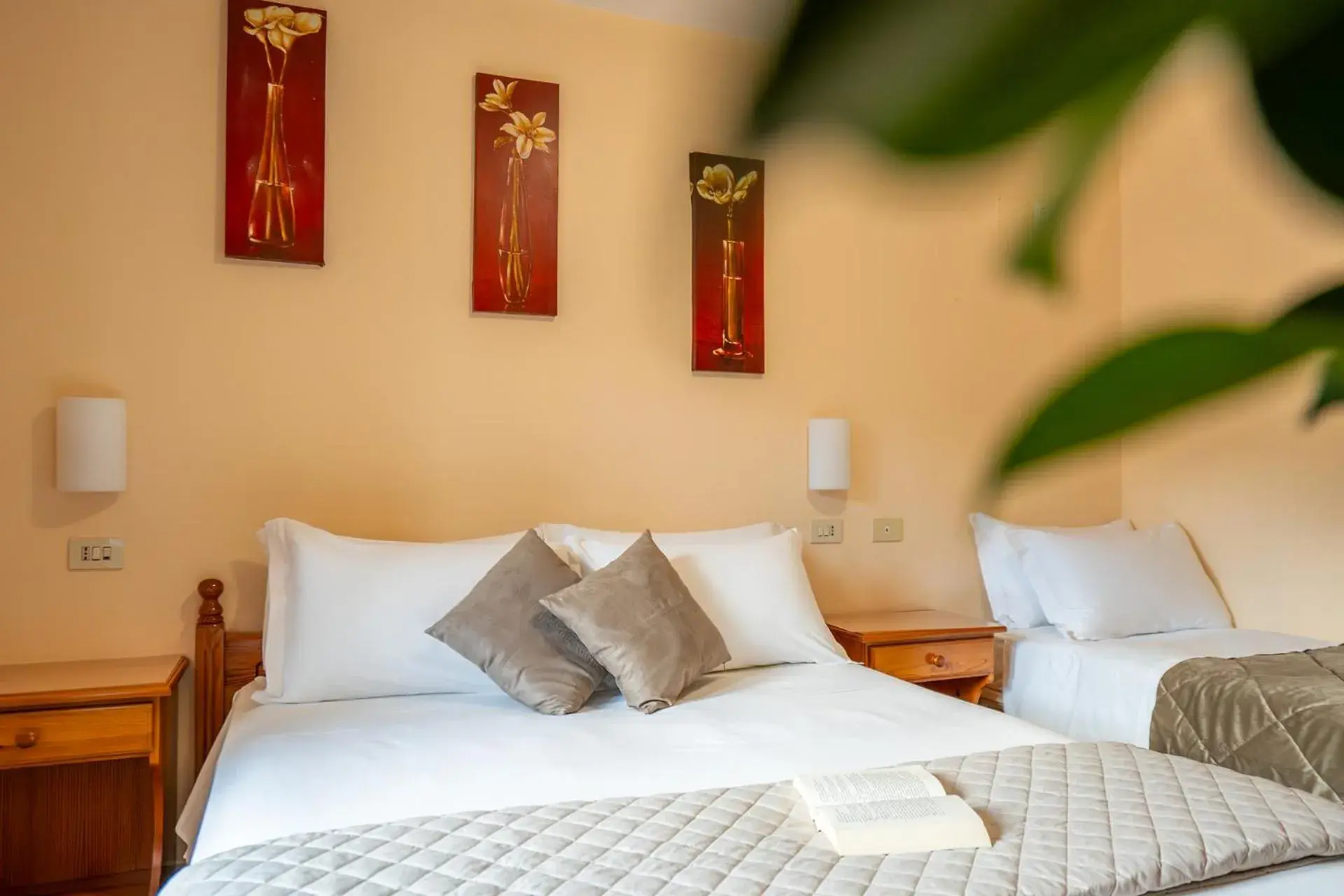 Triple Room with Terrace in Hotel Iris Triple Room with Terrace in Hotel Iris