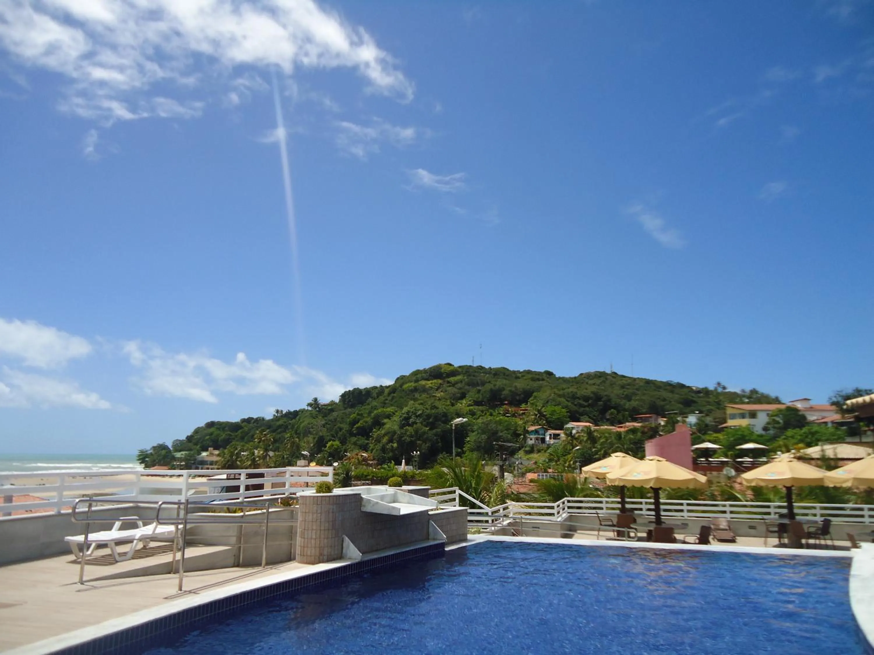 Swimming pool in Flat Pipa's Bay 221