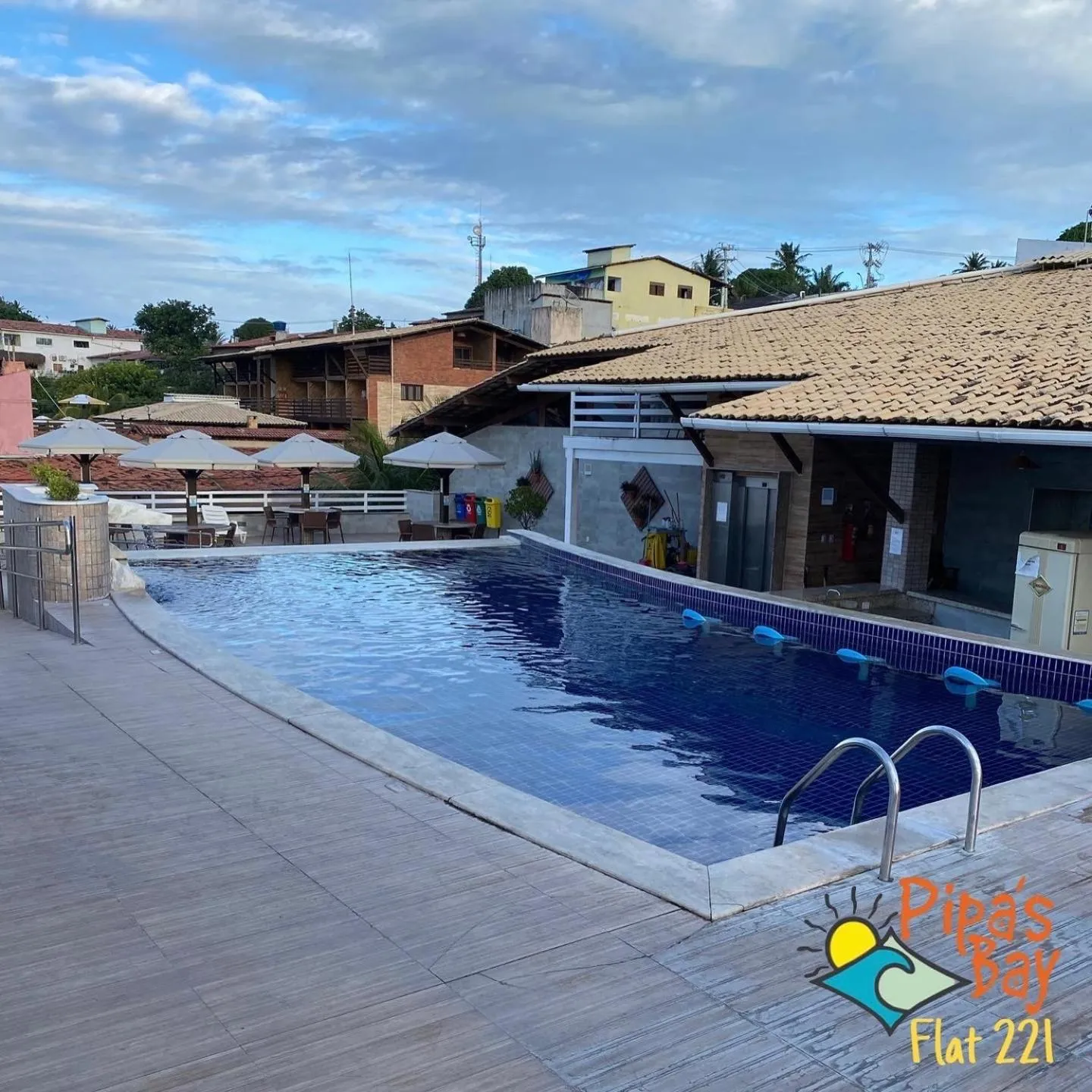 Swimming pool in Flat Pipa's Bay 221