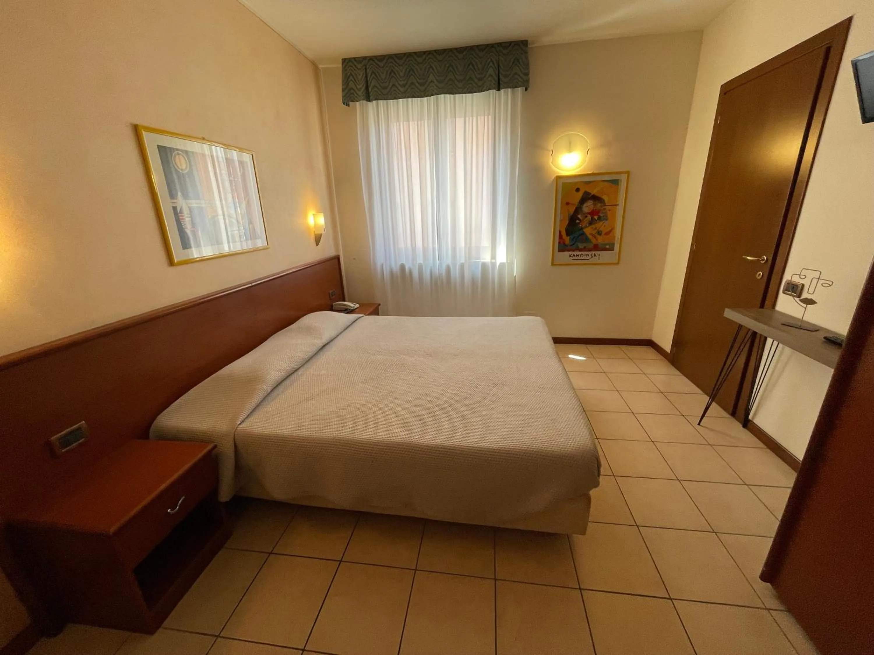 Bed in Hotel Virginia