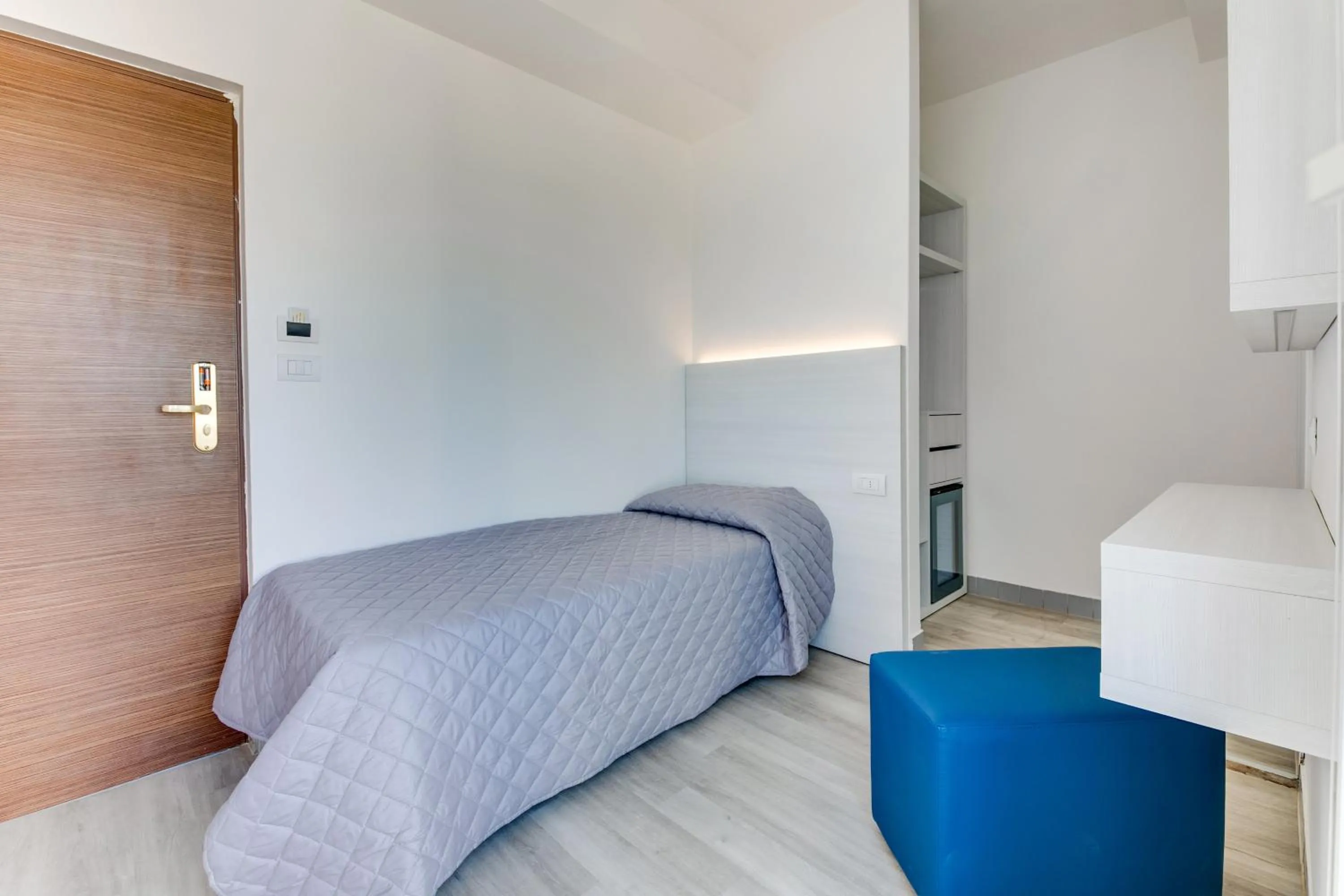 Bed in MARITTIMO Riccione - Hotel Clipper FRONTE MARE