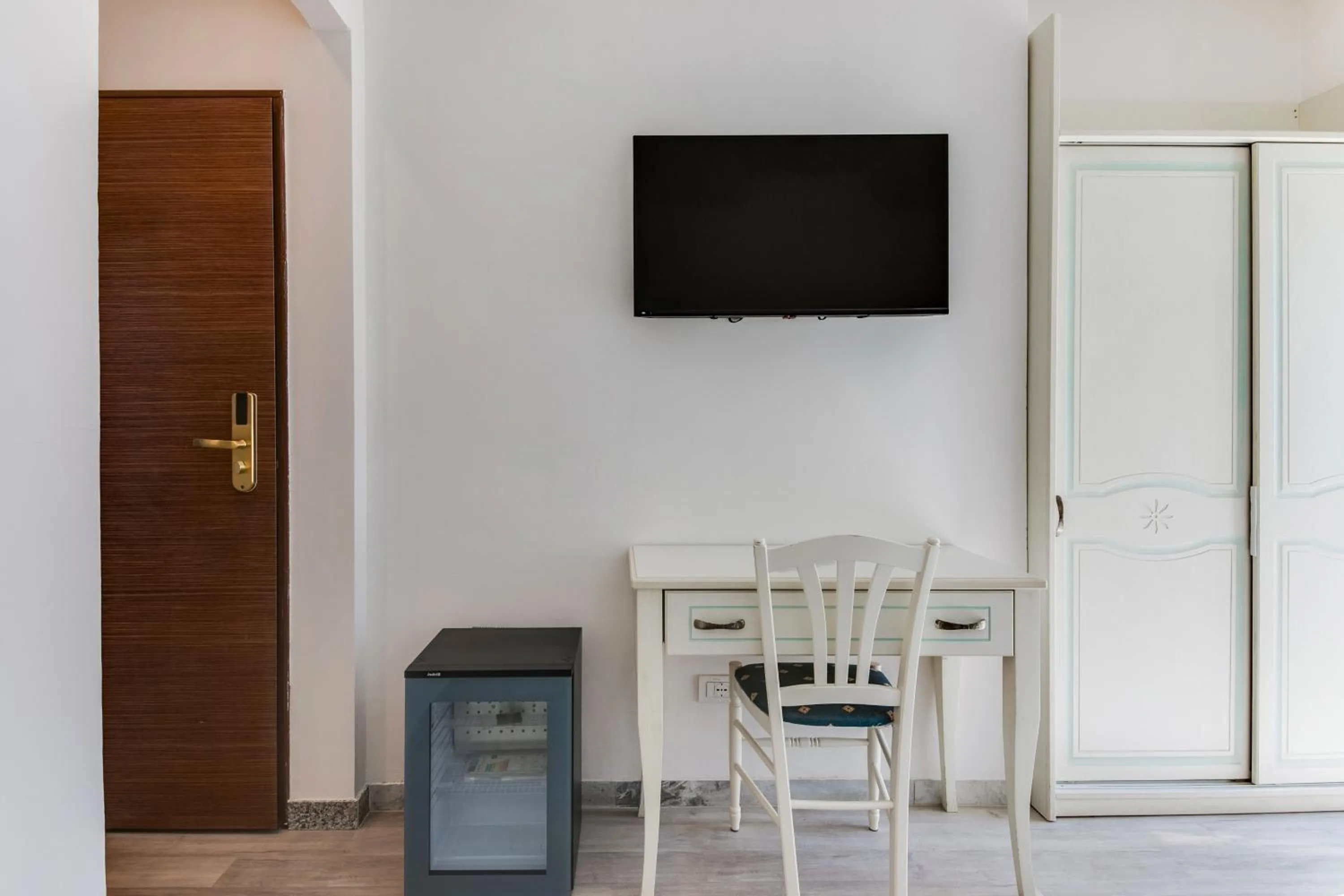 Communal lounge/ TV room in MARITTIMO Riccione - Hotel Clipper FRONTE MARE