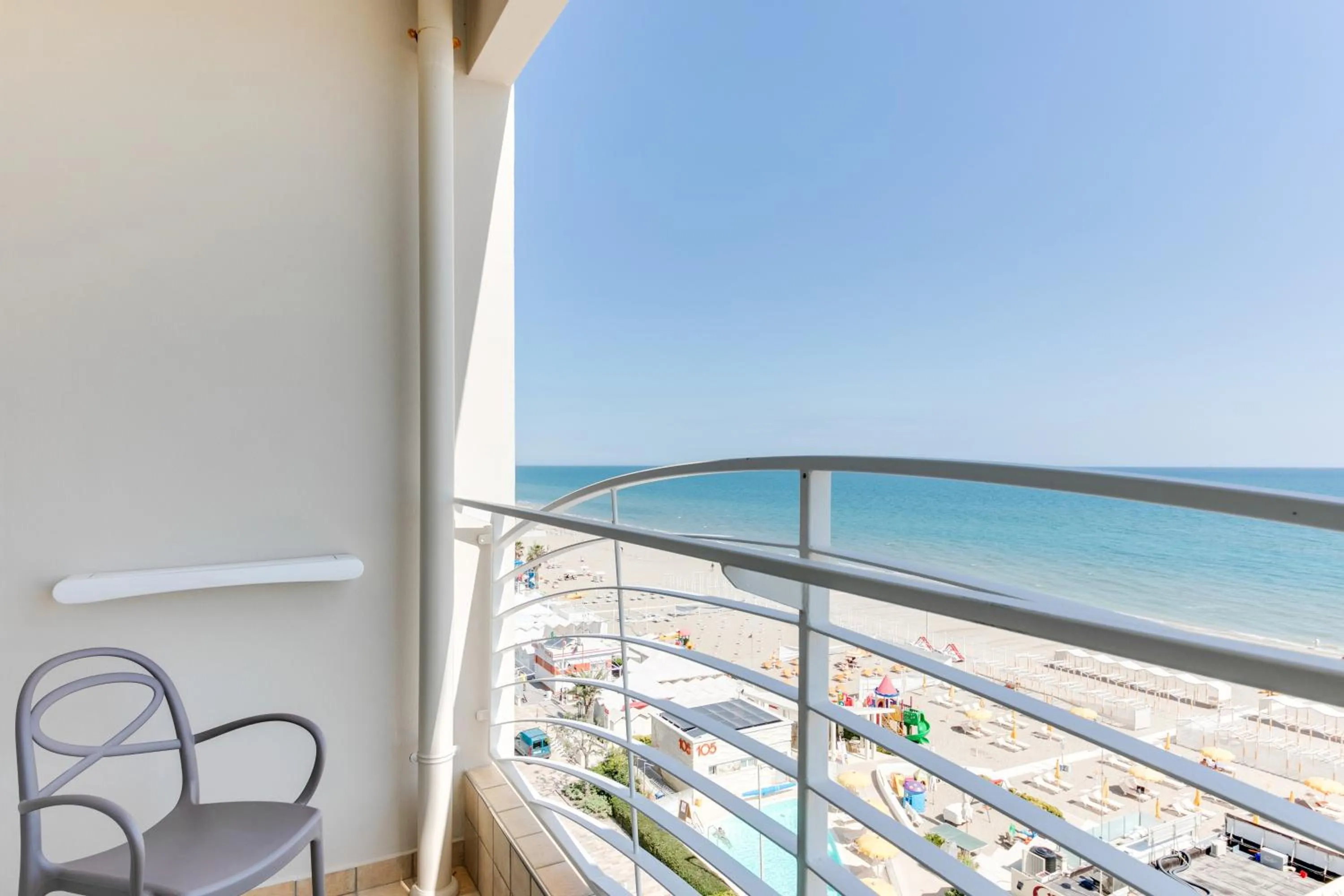 Sea view in MARITTIMO Riccione - Hotel Clipper FRONTE MARE