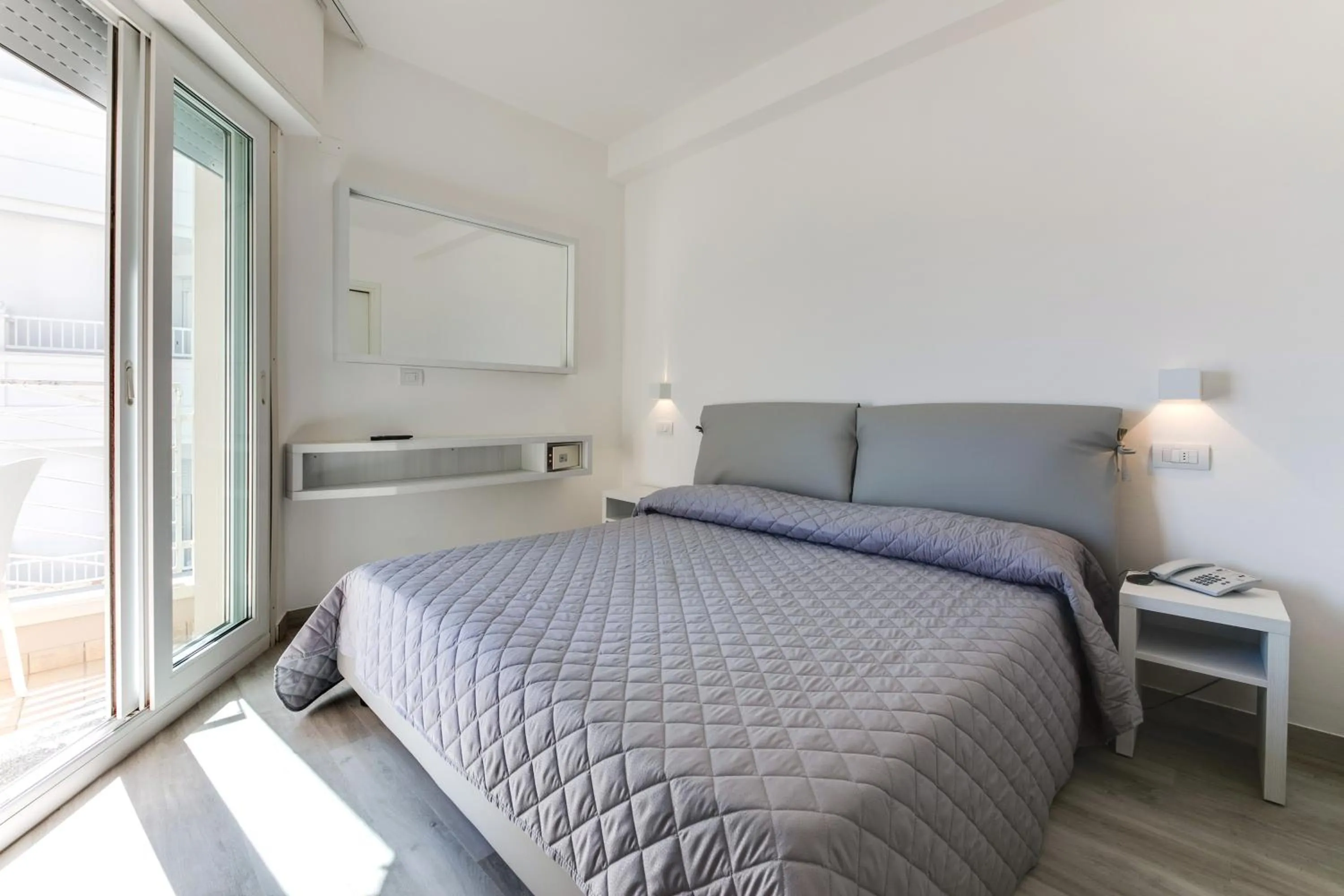 Bed in MARITTIMO Riccione - Hotel Clipper FRONTE MARE