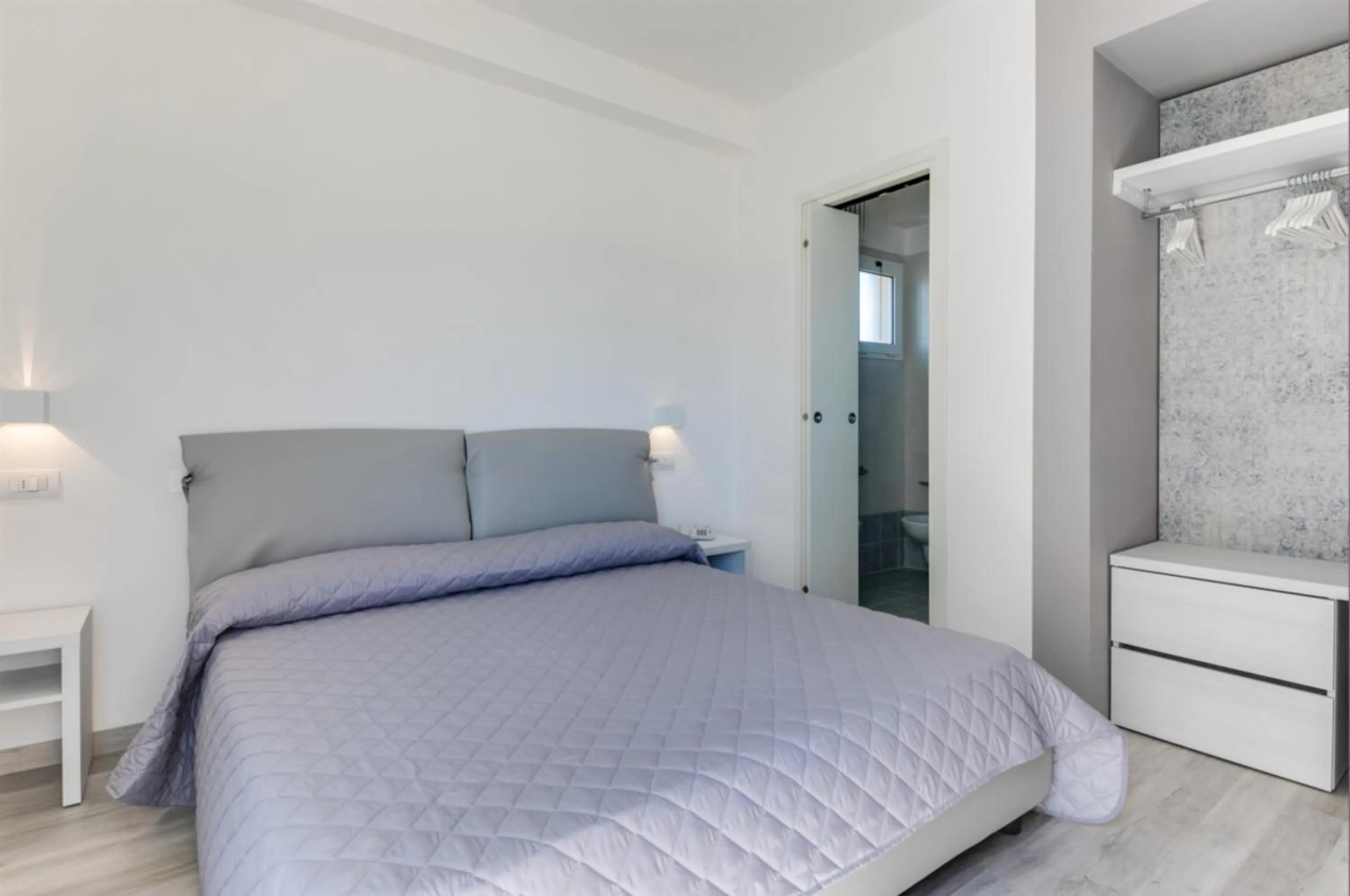 Bedroom, Bed in MARITTIMO Riccione - Hotel Clipper FRONTE MARE