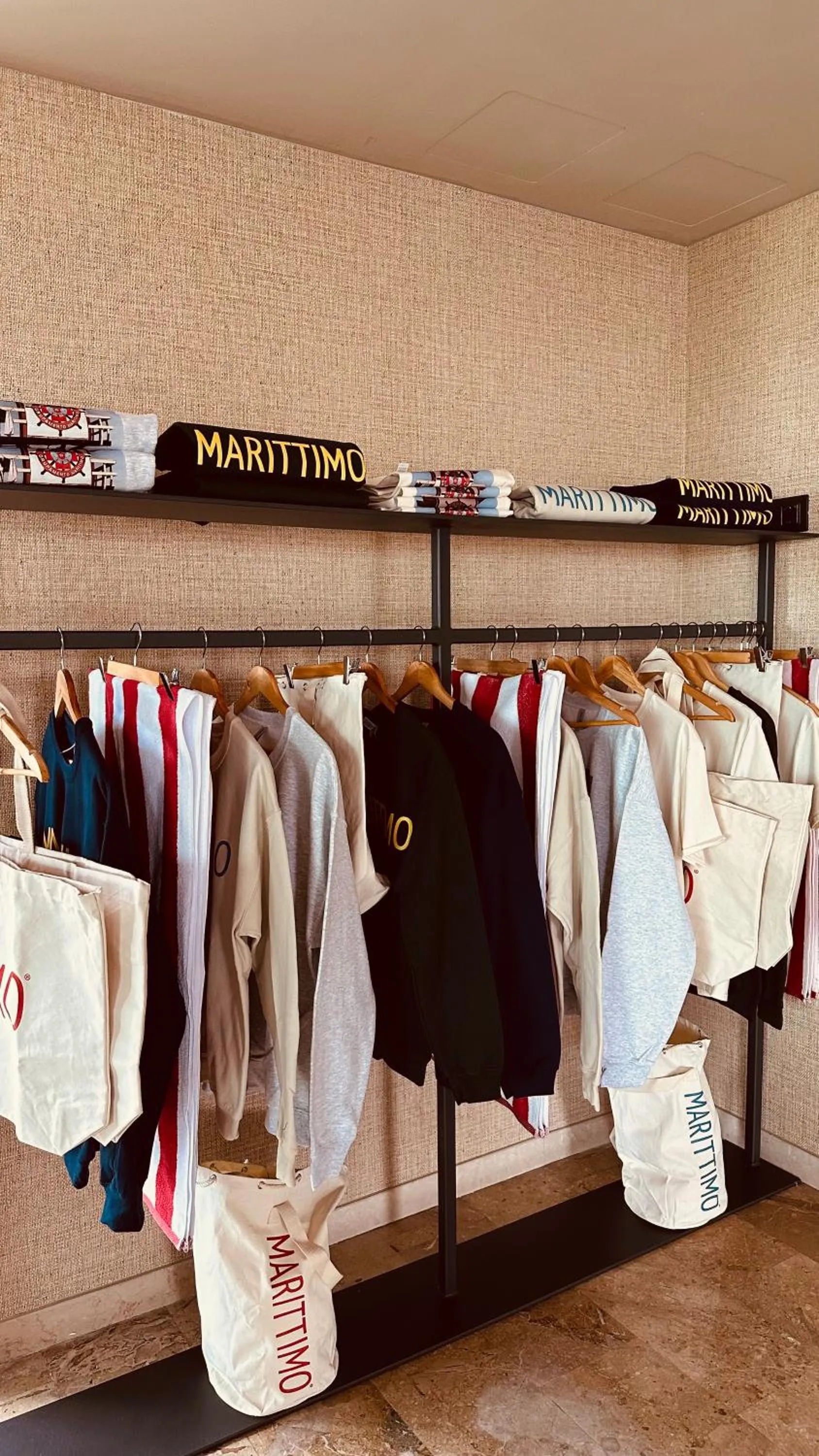 Lobby or reception in MARITTIMO Riccione - Hotel Clipper FRONTE MARE