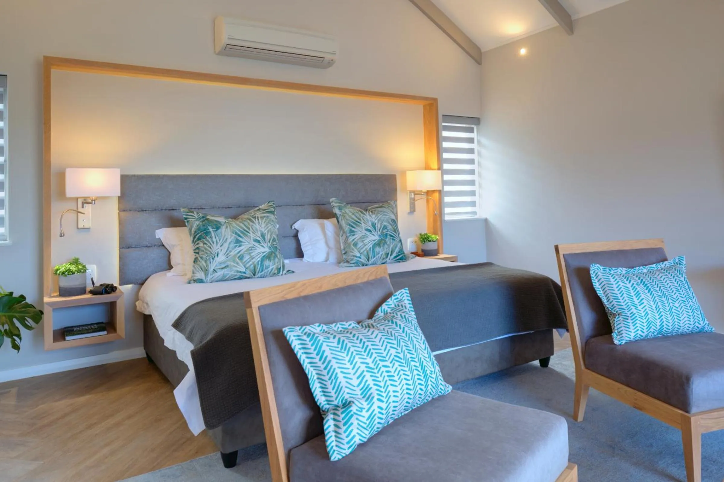 Bedroom, Bed in Knysna Hollow Country Estate