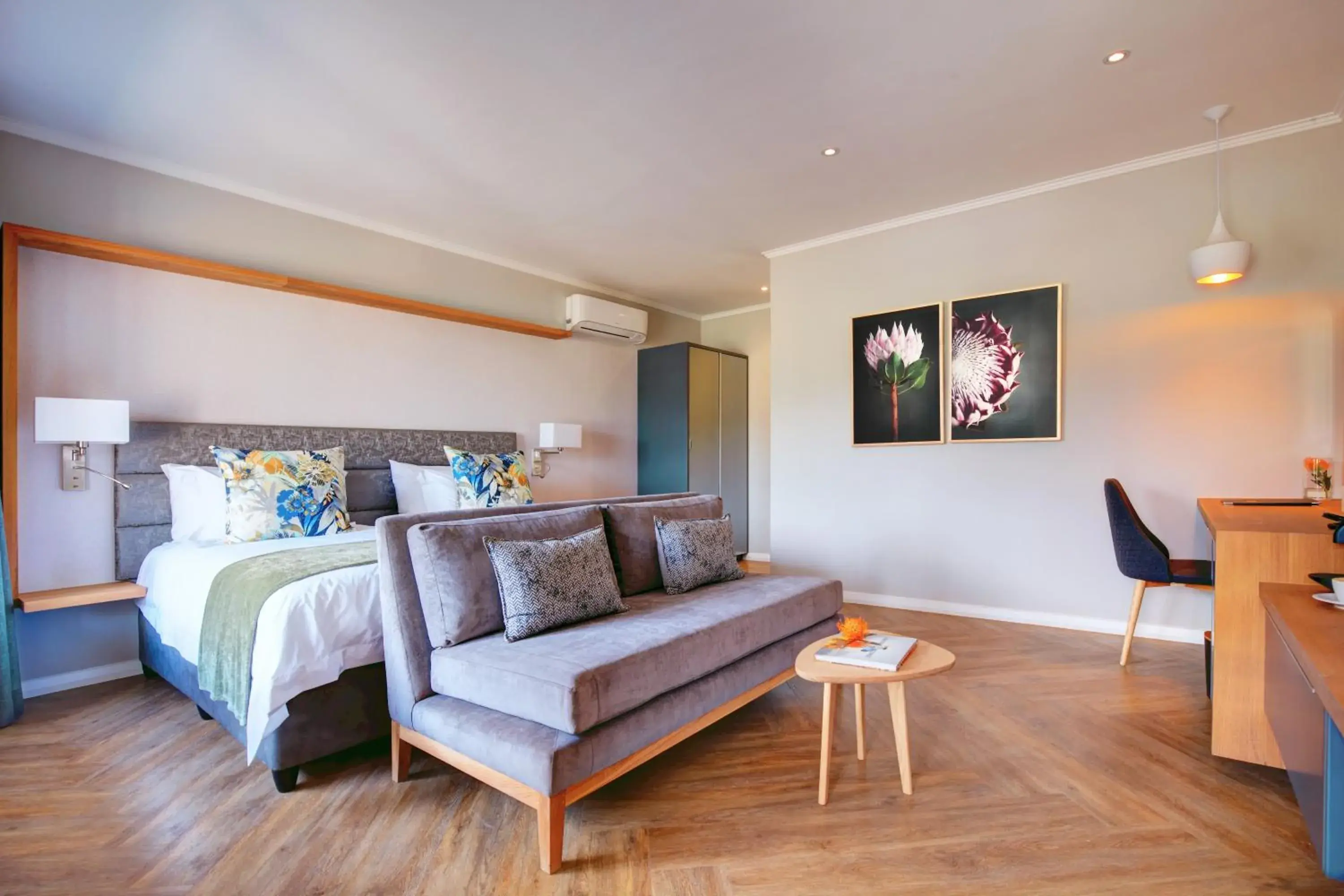 Superior Suite - single occupancy in Knysna Hollow Country Estate Superior Suite - single occupancy in Knysna Hollow Country Estate