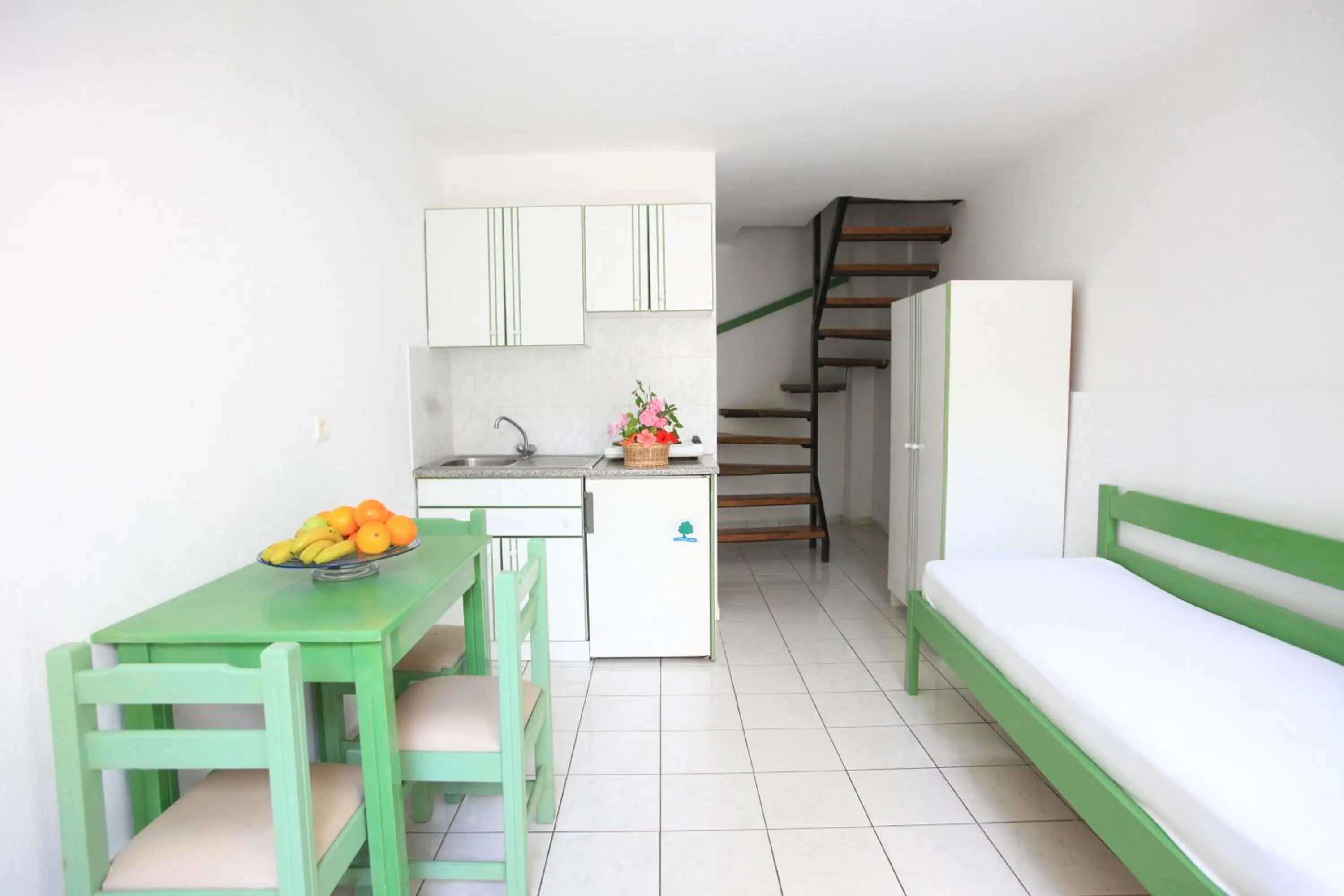 Kitchen or kitchenette, Bed in Anatoli Apartments