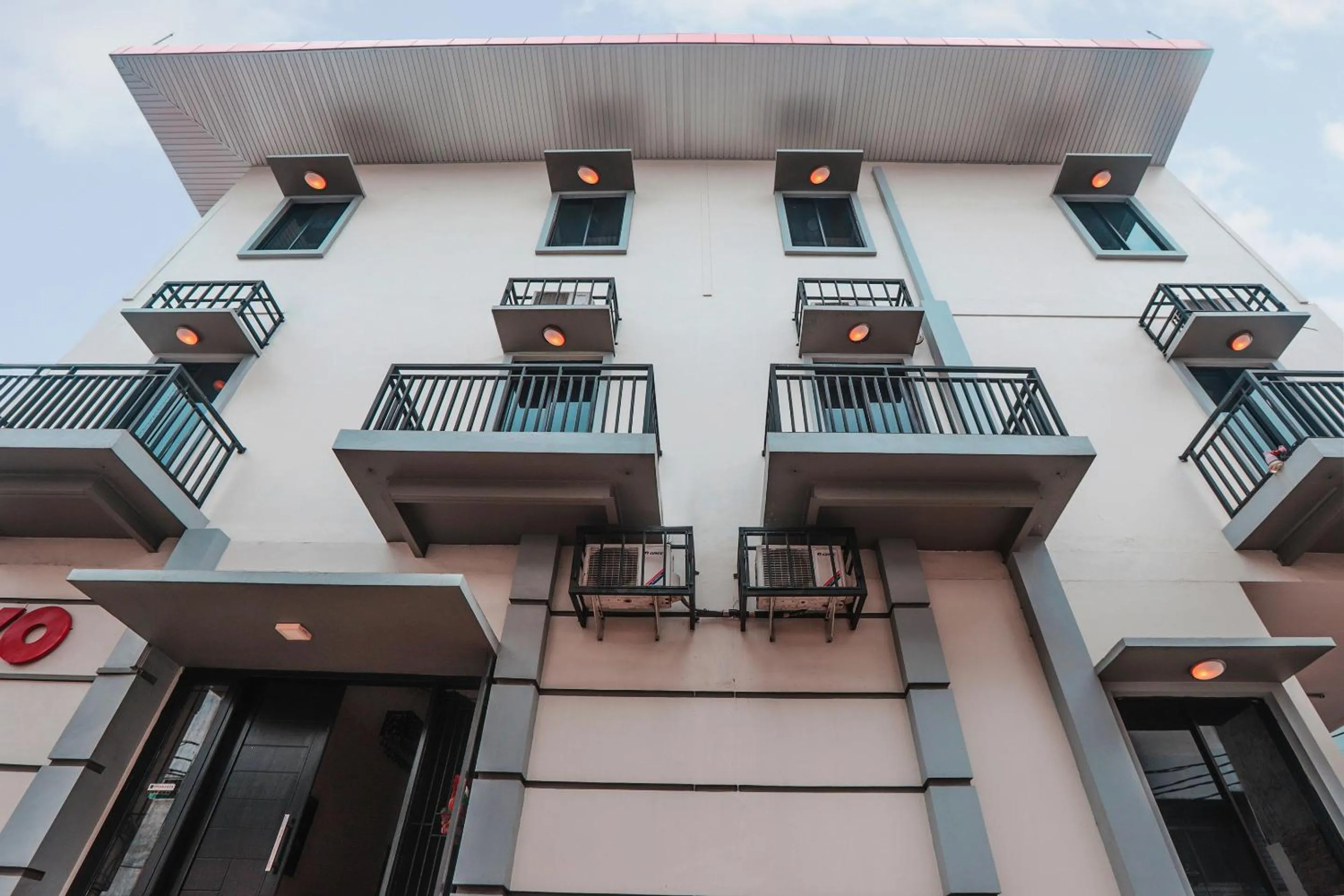 Facade/entrance in OYO 122 Oekude Kost