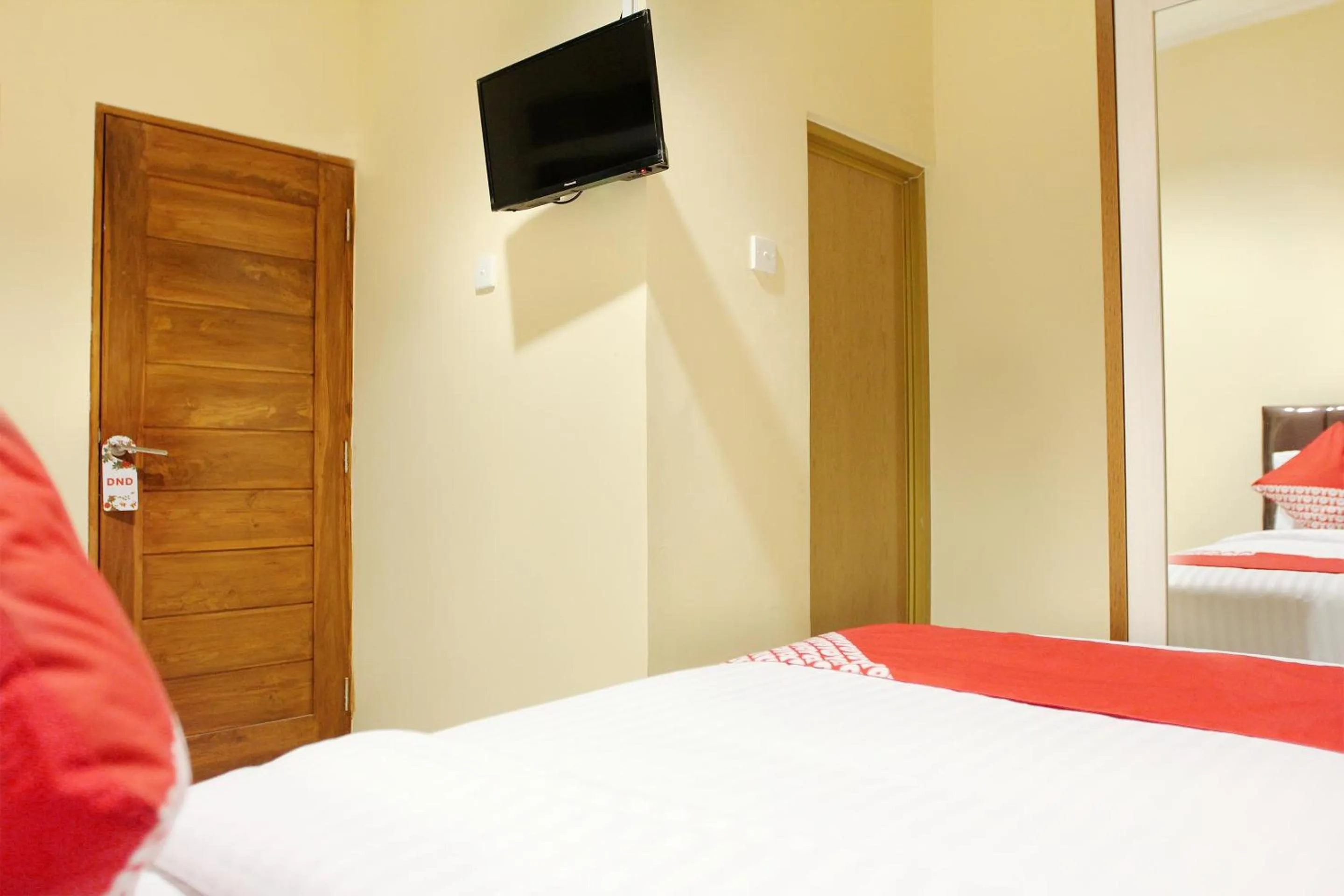 Bedroom, Bed in Hotel O Rumah Ayub Syariah