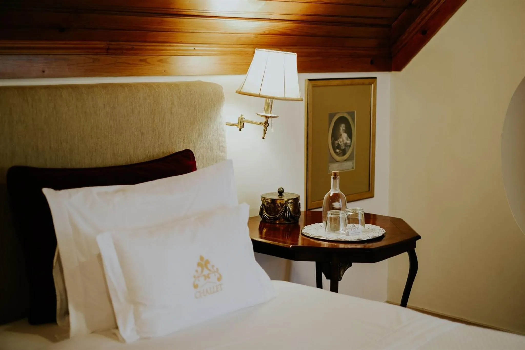 Decorative detail, Bed in Challet Fonte Nova