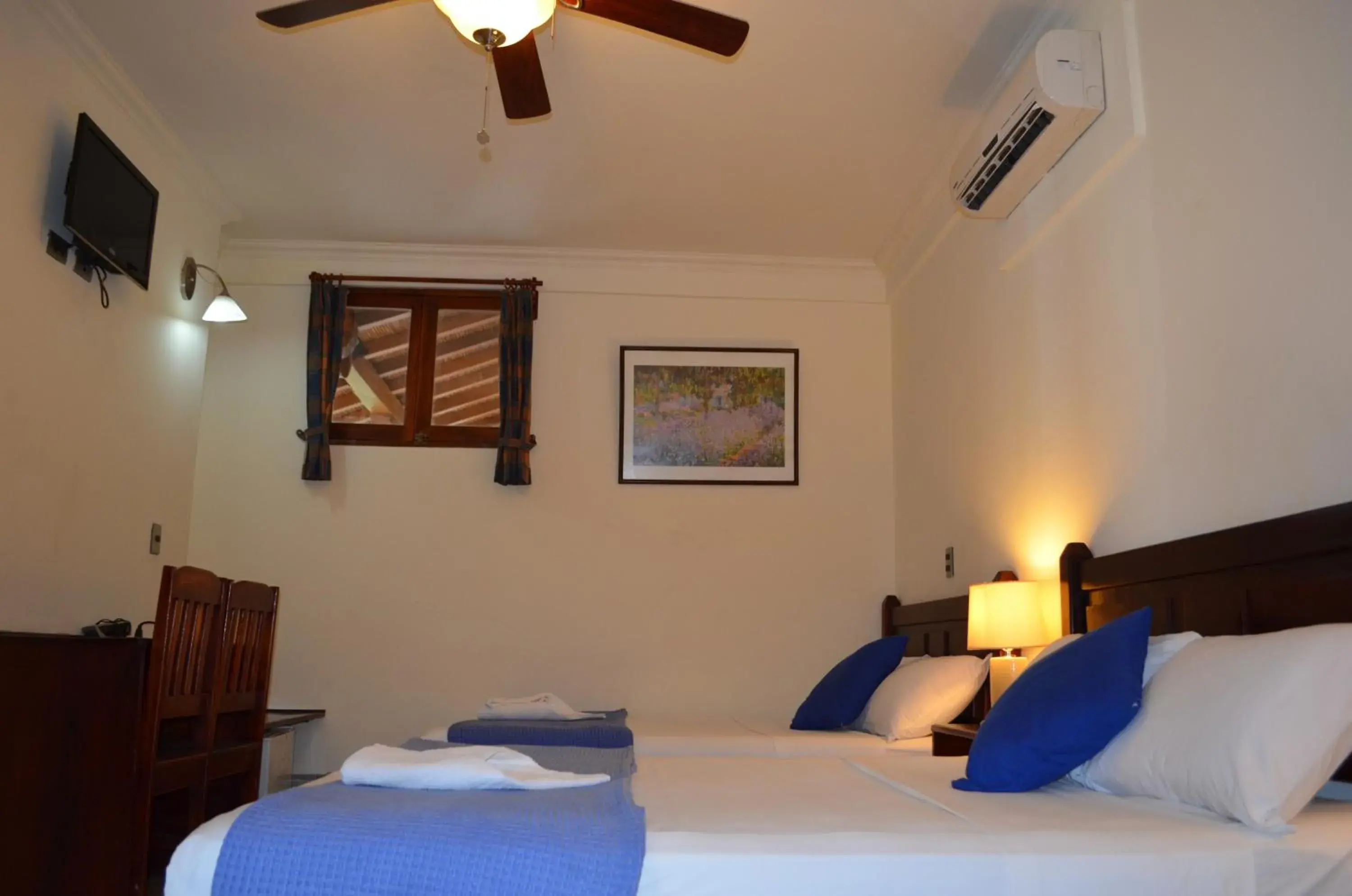 Triple Room in El Almirante Triple Room in El Almirante