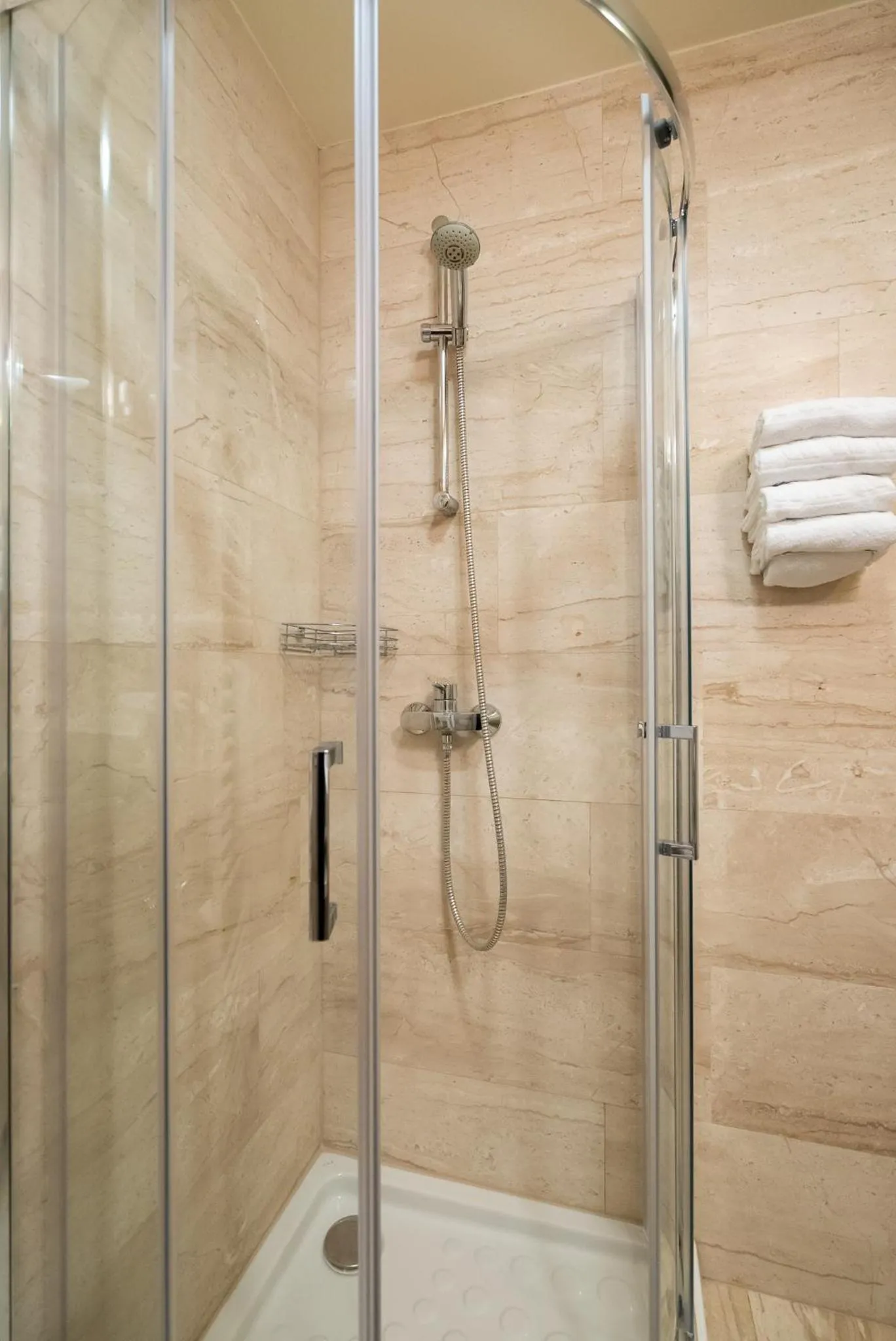 Shower in Hotel Evropa