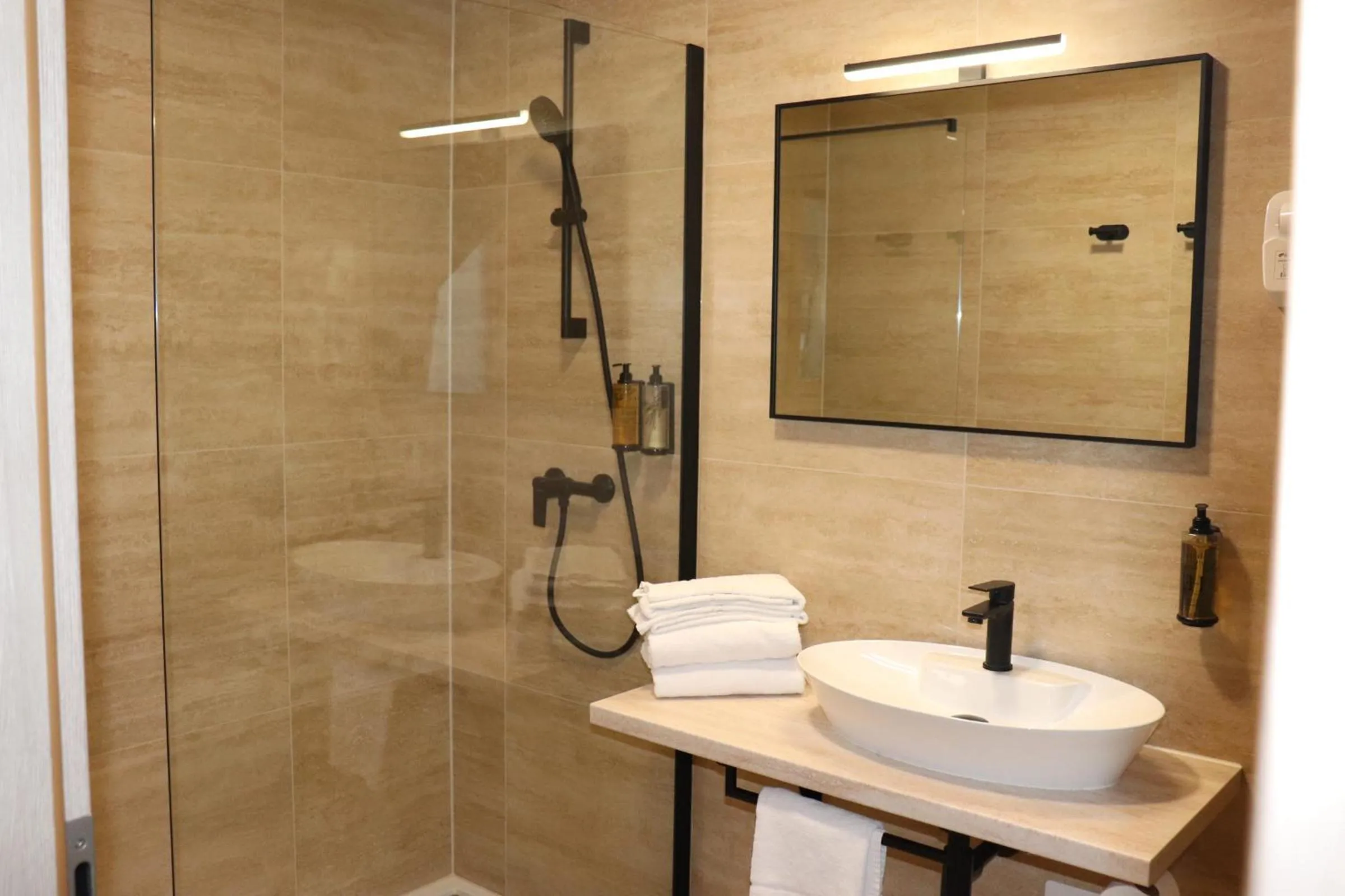 Shower in Hotel Evropa