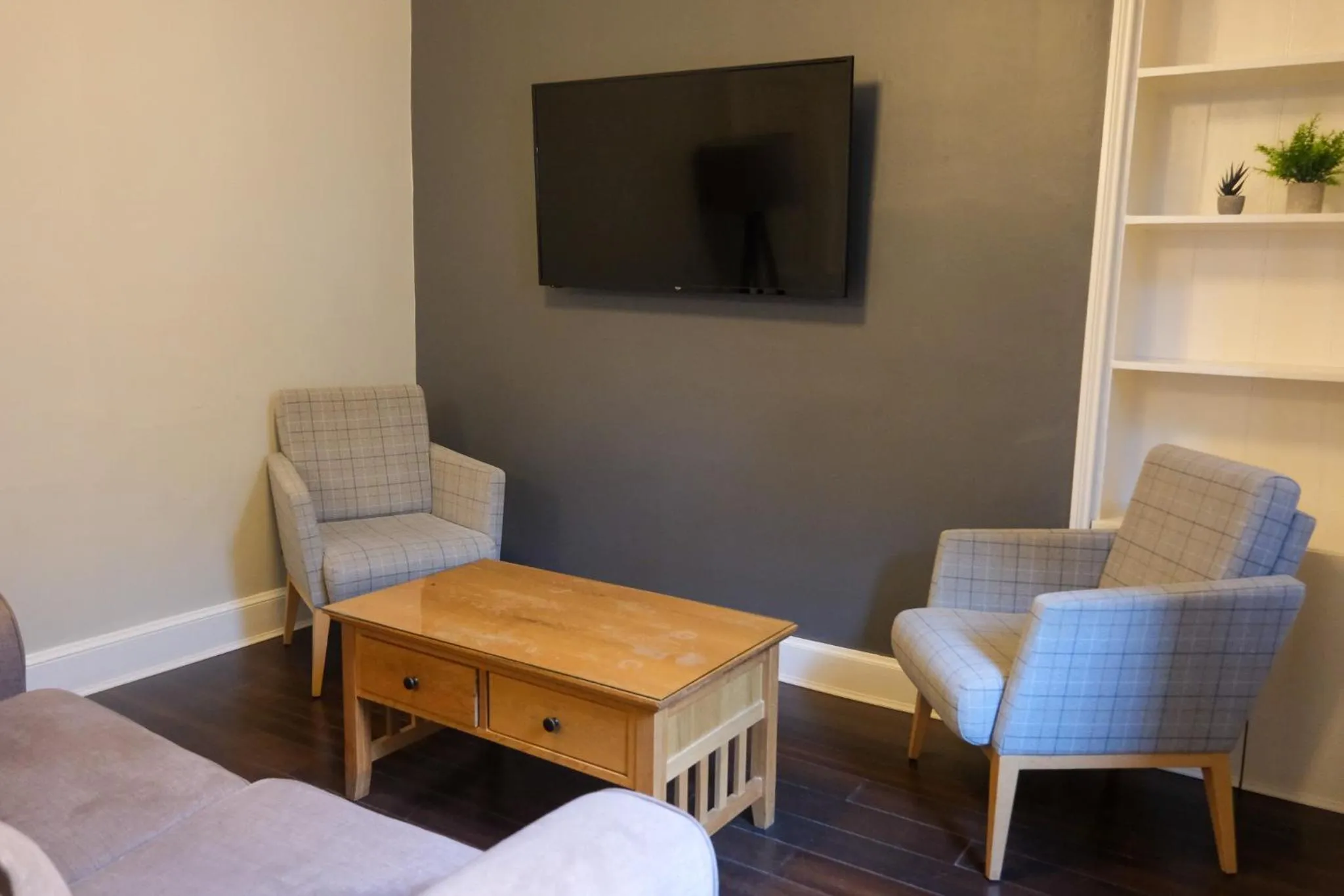 Living room in The Glen Mhor Apartments