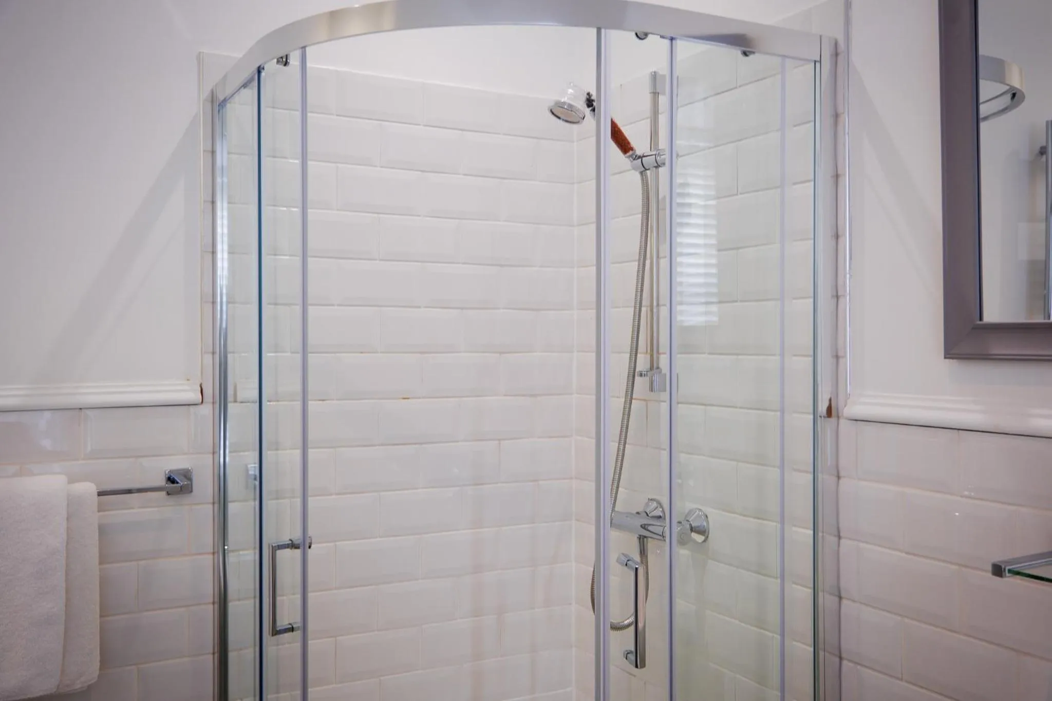 Bathroom in The Glen Mhor Apartments