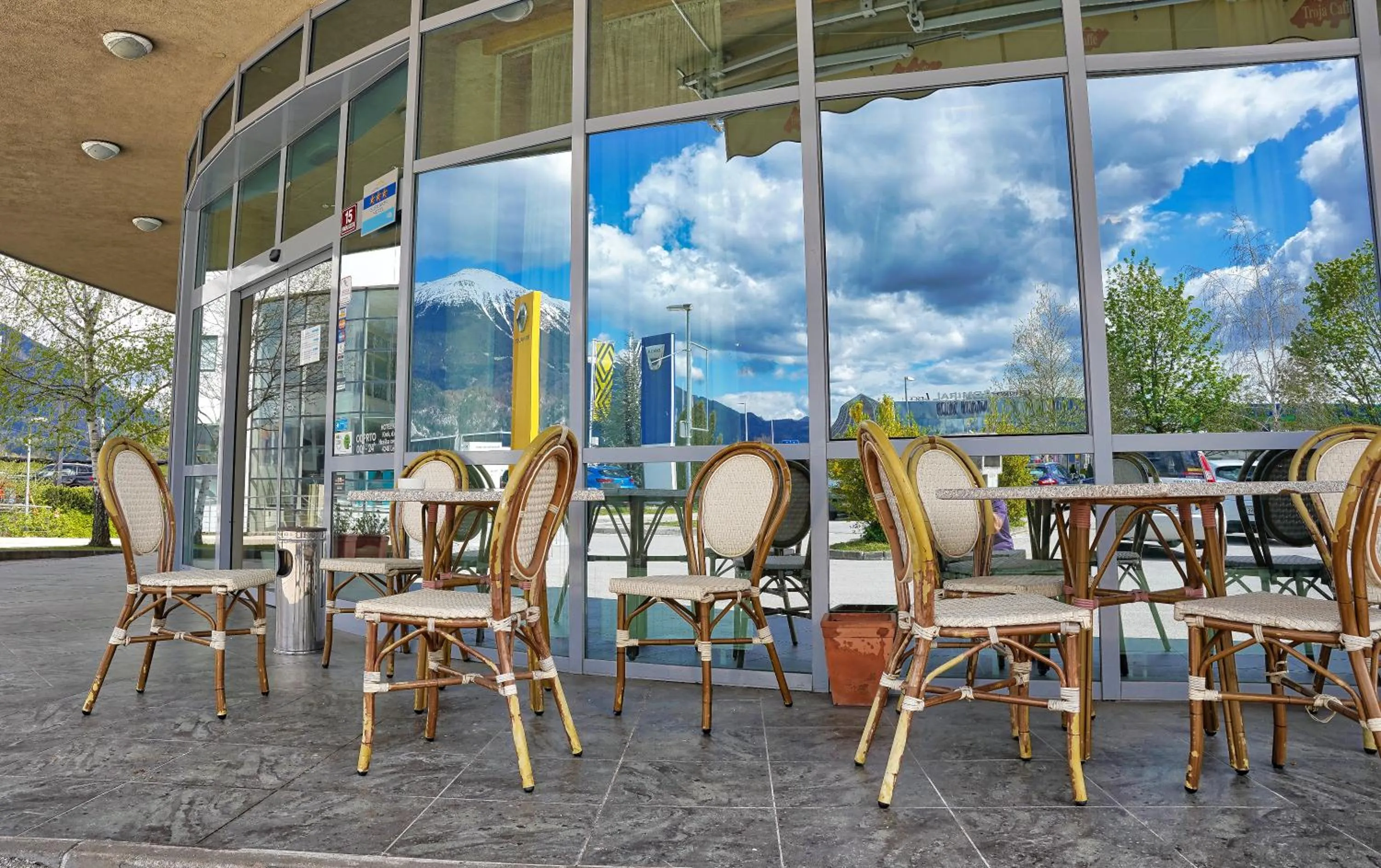 Facade/entrance in Hotel Krek Superior