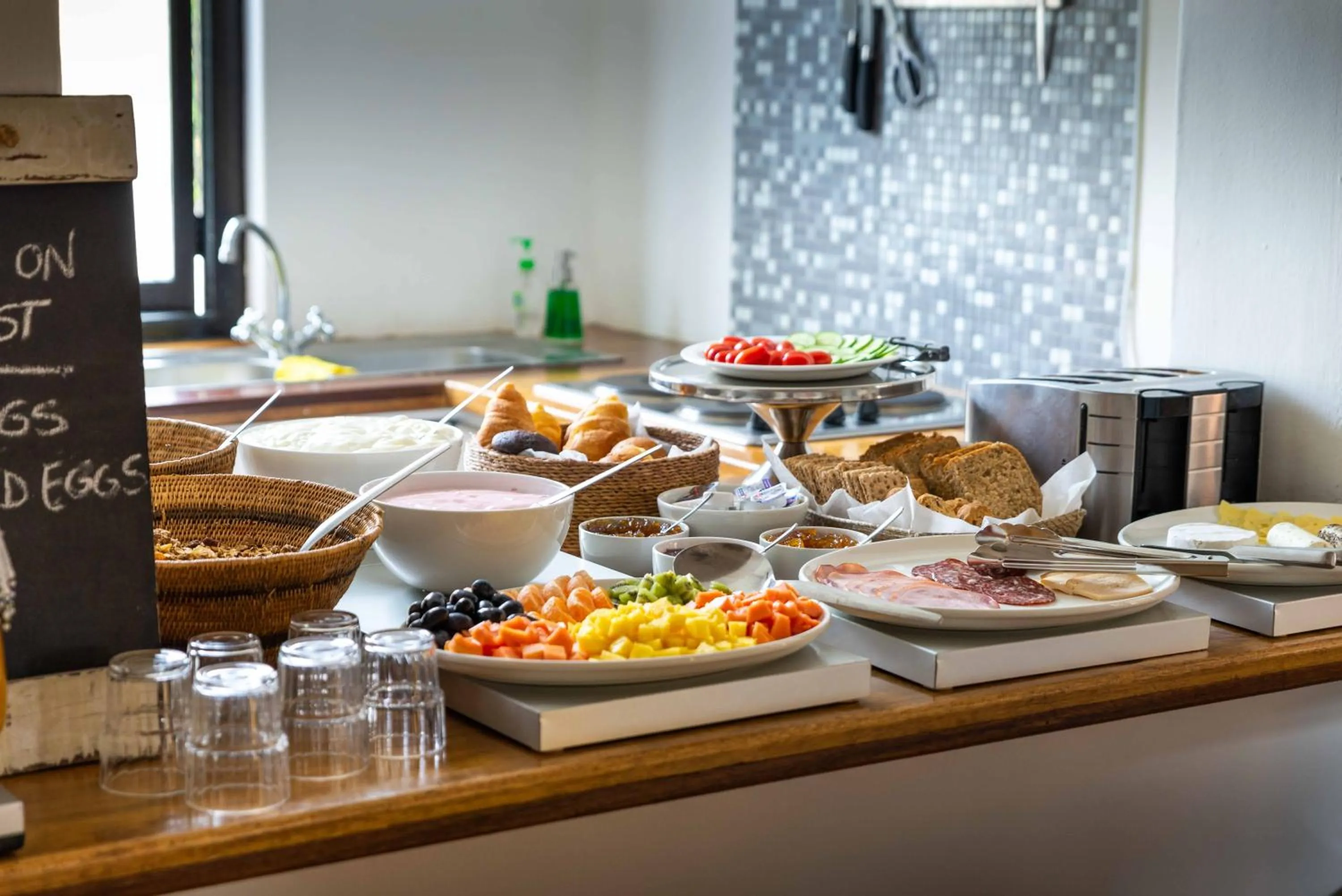 Breakfast in Antrim Villa by Antrim Collection