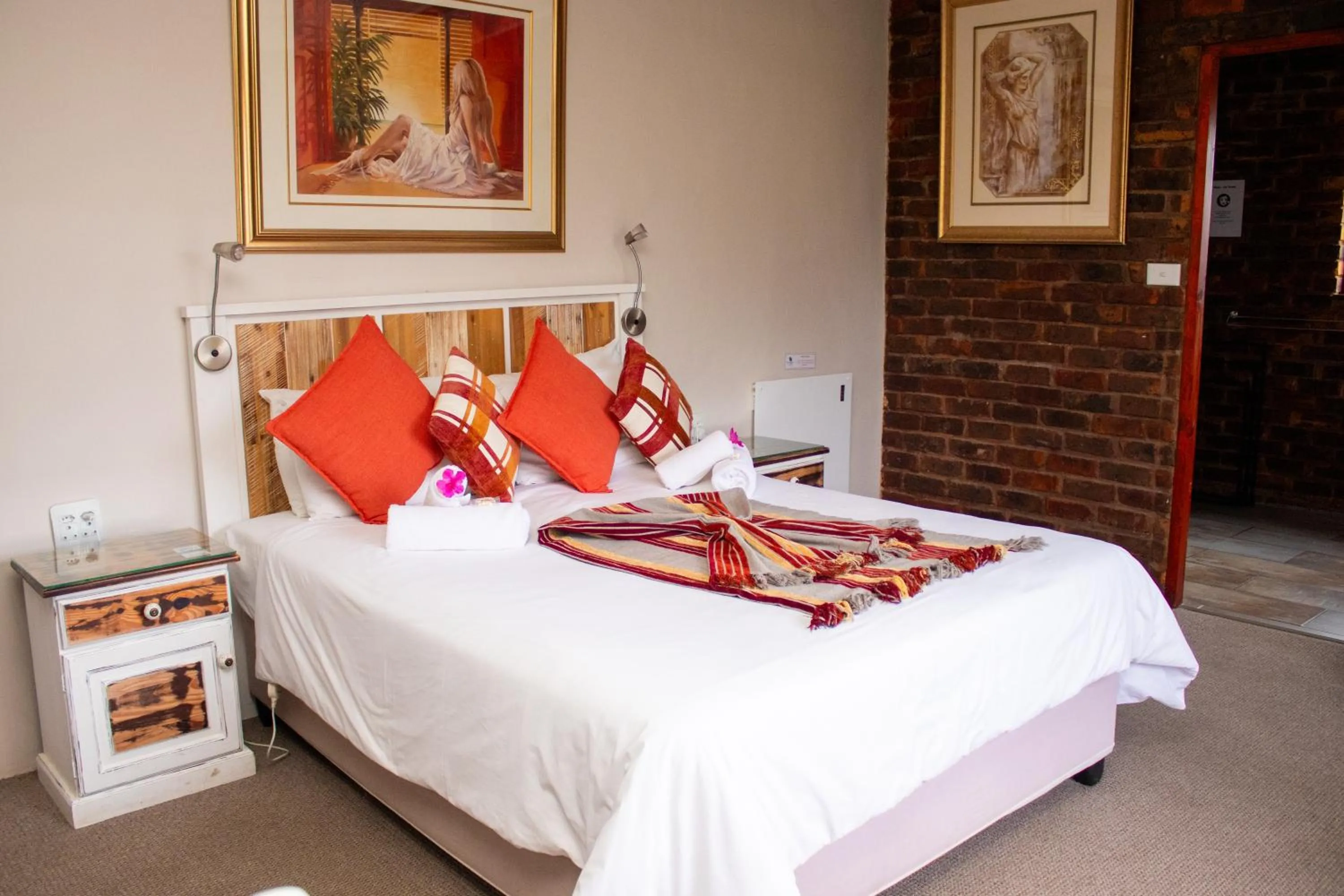 Bedroom, Bed in Storms River Guest Lodge