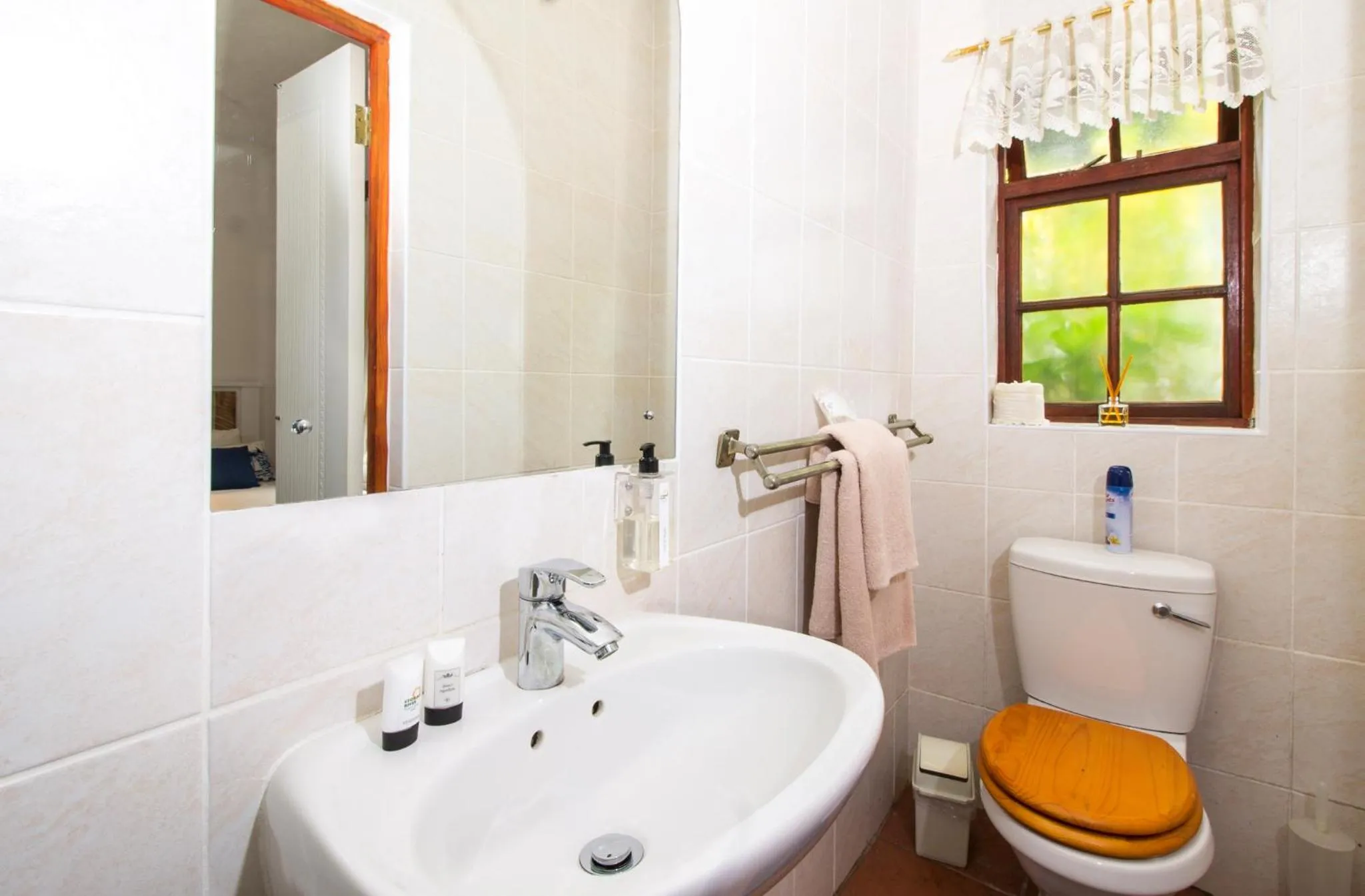 Toilet in Storms River Guest Lodge