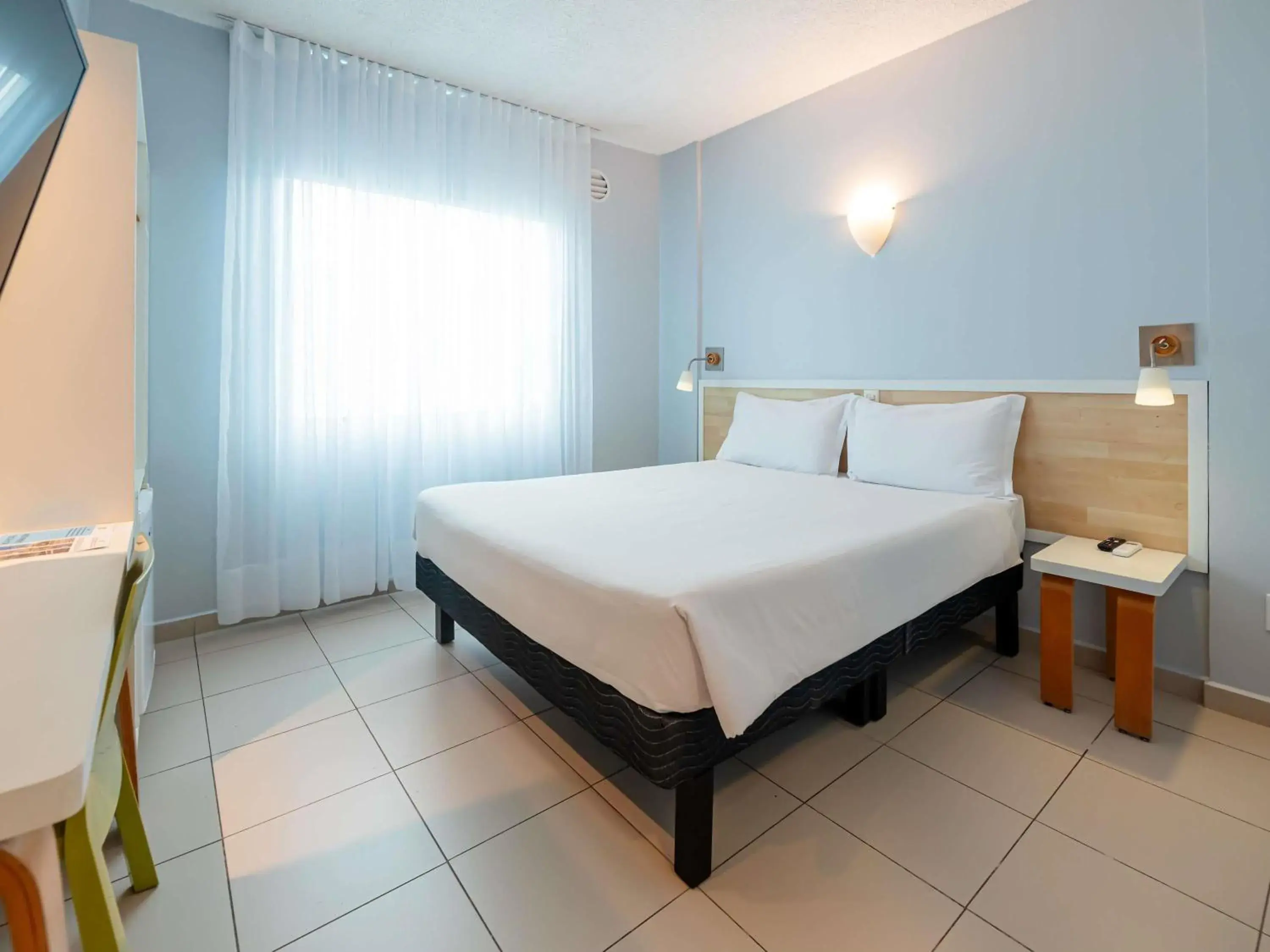 Standard Apartment with One Queen Bed in ibis Styles Manaus Standard Apartment with One Queen Bed in ibis Styles Manaus