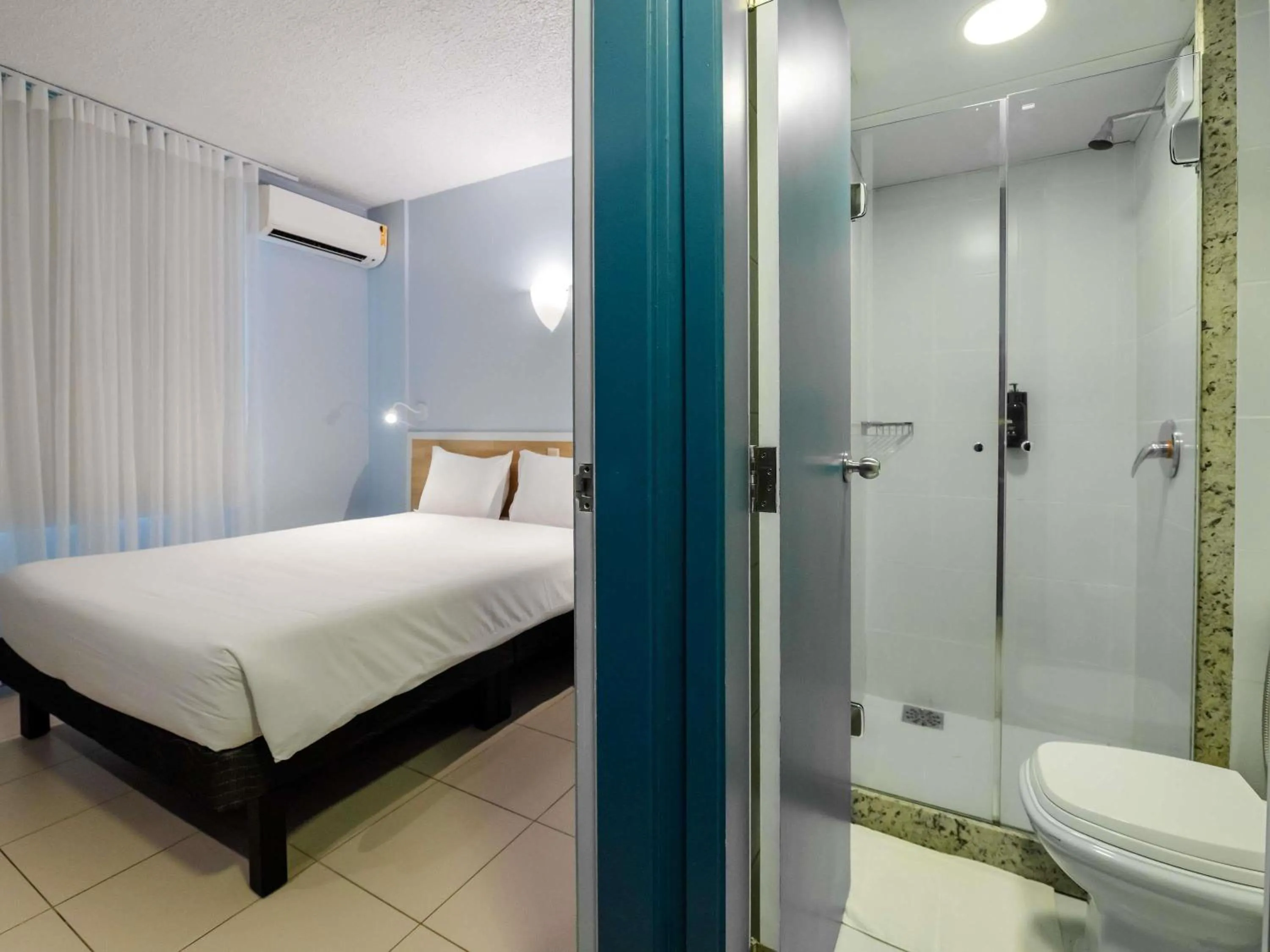 Bedroom, Bed in ibis Styles Manaus
