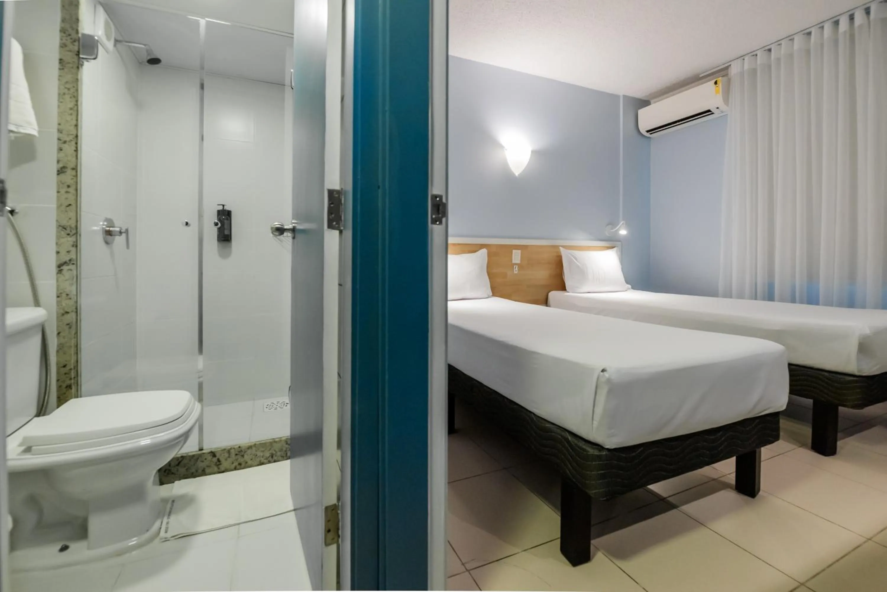 Shower, Bed in ibis Styles Manaus
