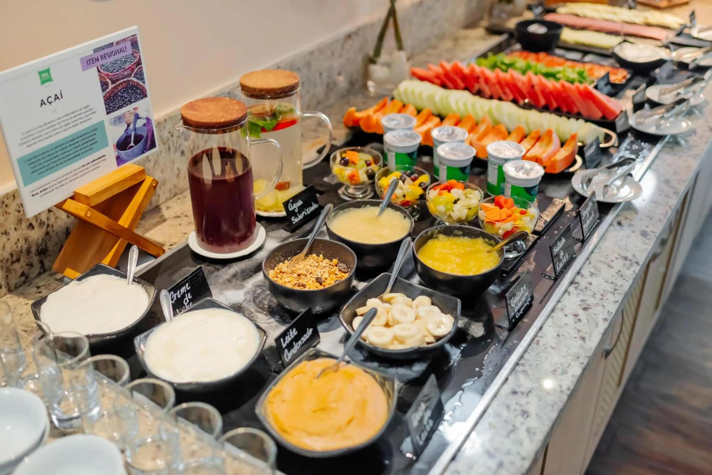 Buffet breakfast in ibis Styles Manaus