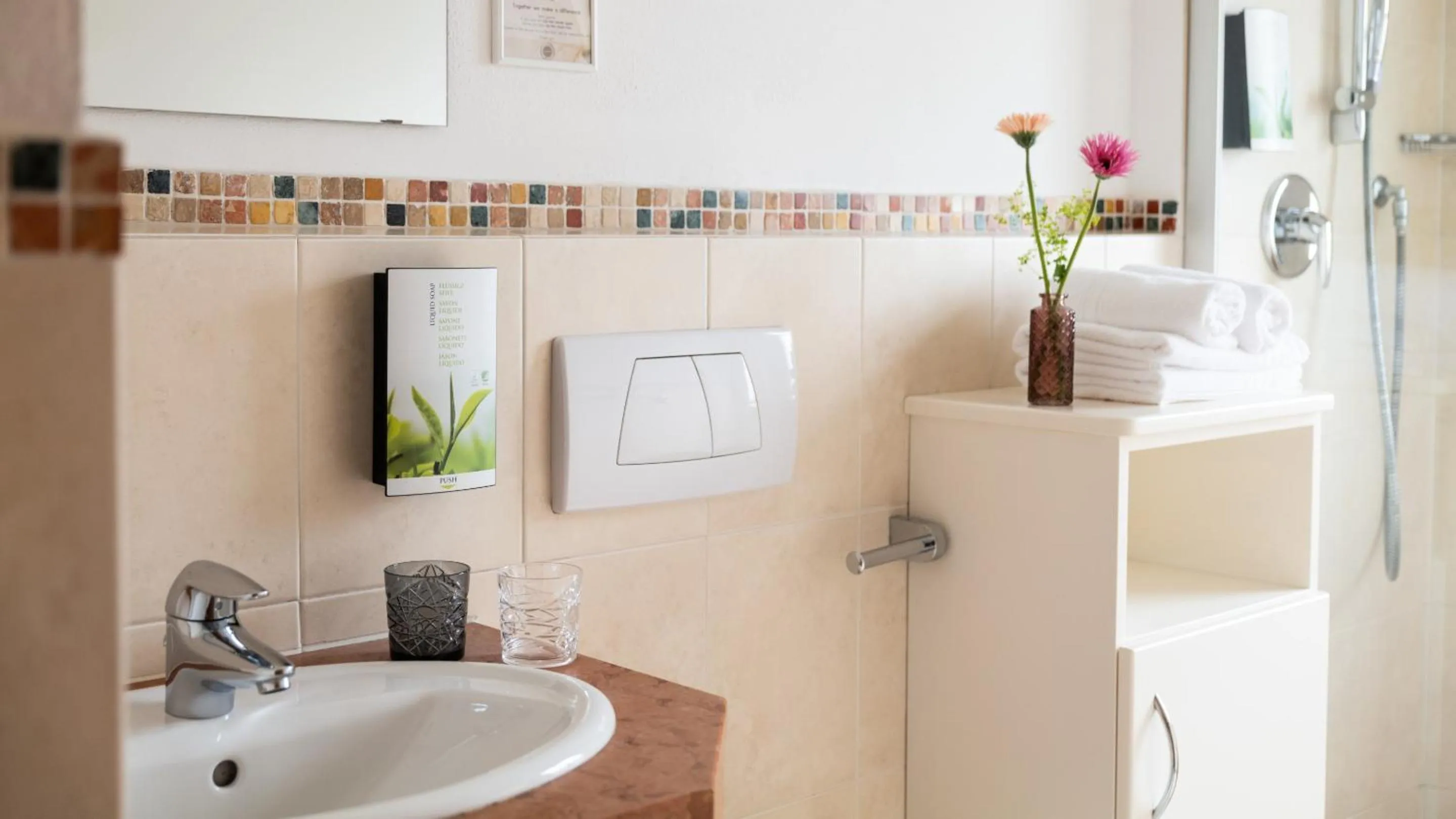 Bathroom in Hotel Villa Laurus