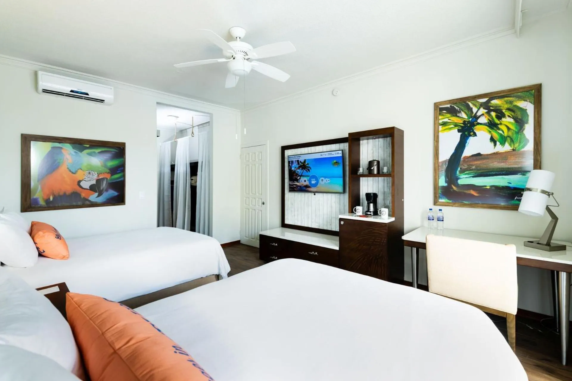 TV and multimedia, Bed in Margaritaville Beach Resort Playa Flamingo