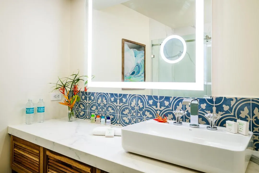 Bathroom in Margaritaville Beach Resort Playa Flamingo