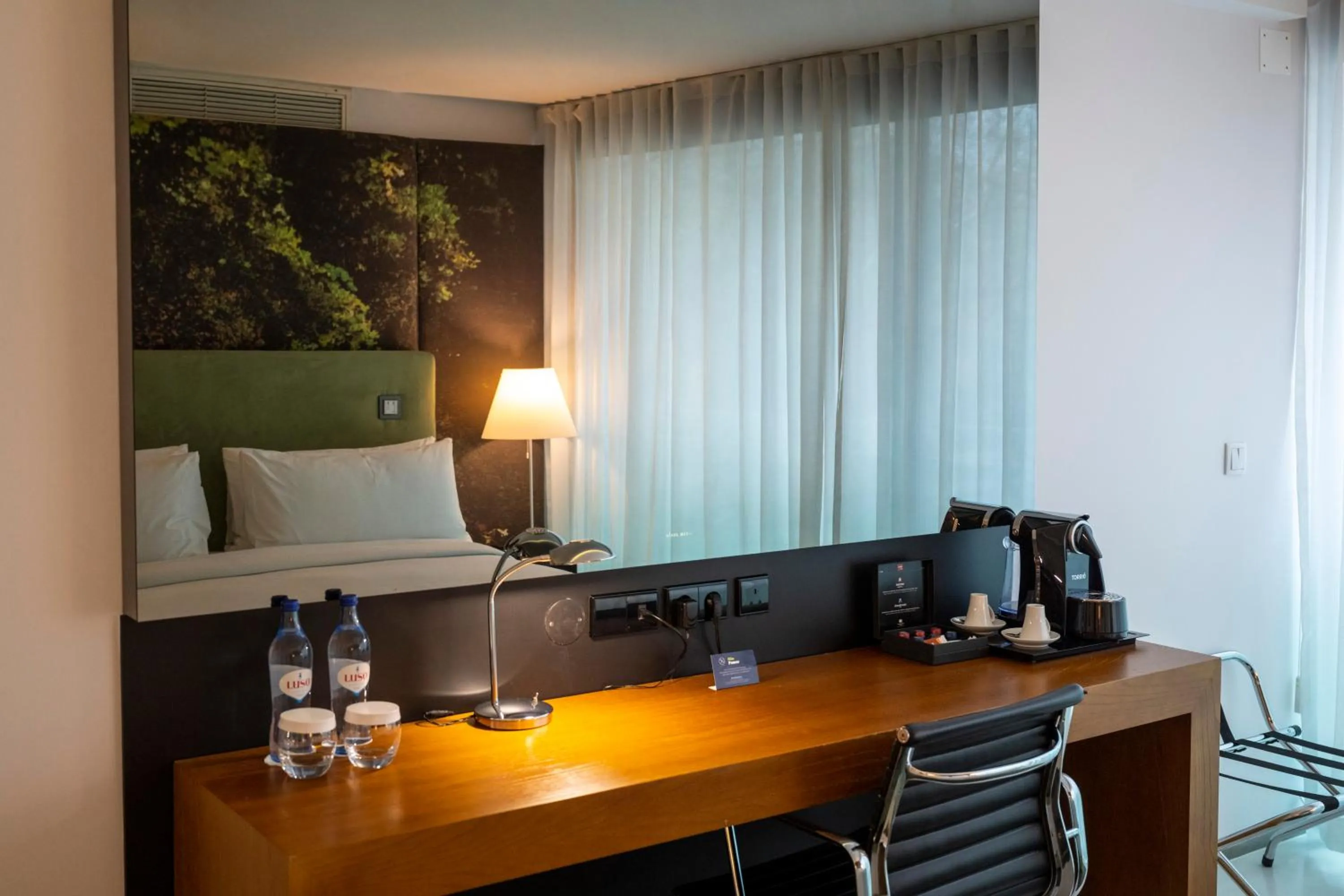 Bed in DoubleTree by Hilton Lisbon Fontana Park