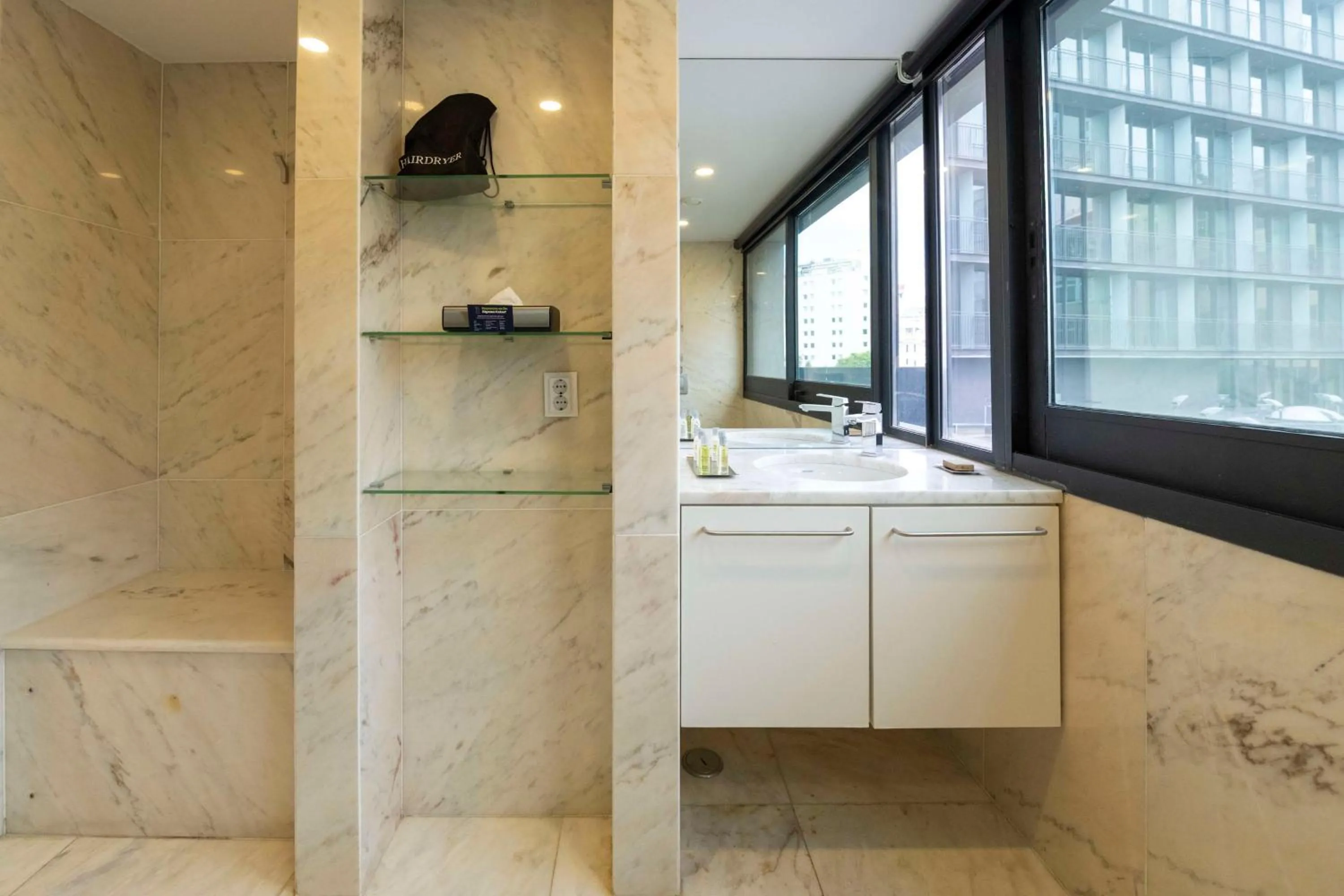 Bathroom in DoubleTree by Hilton Lisbon Fontana Park