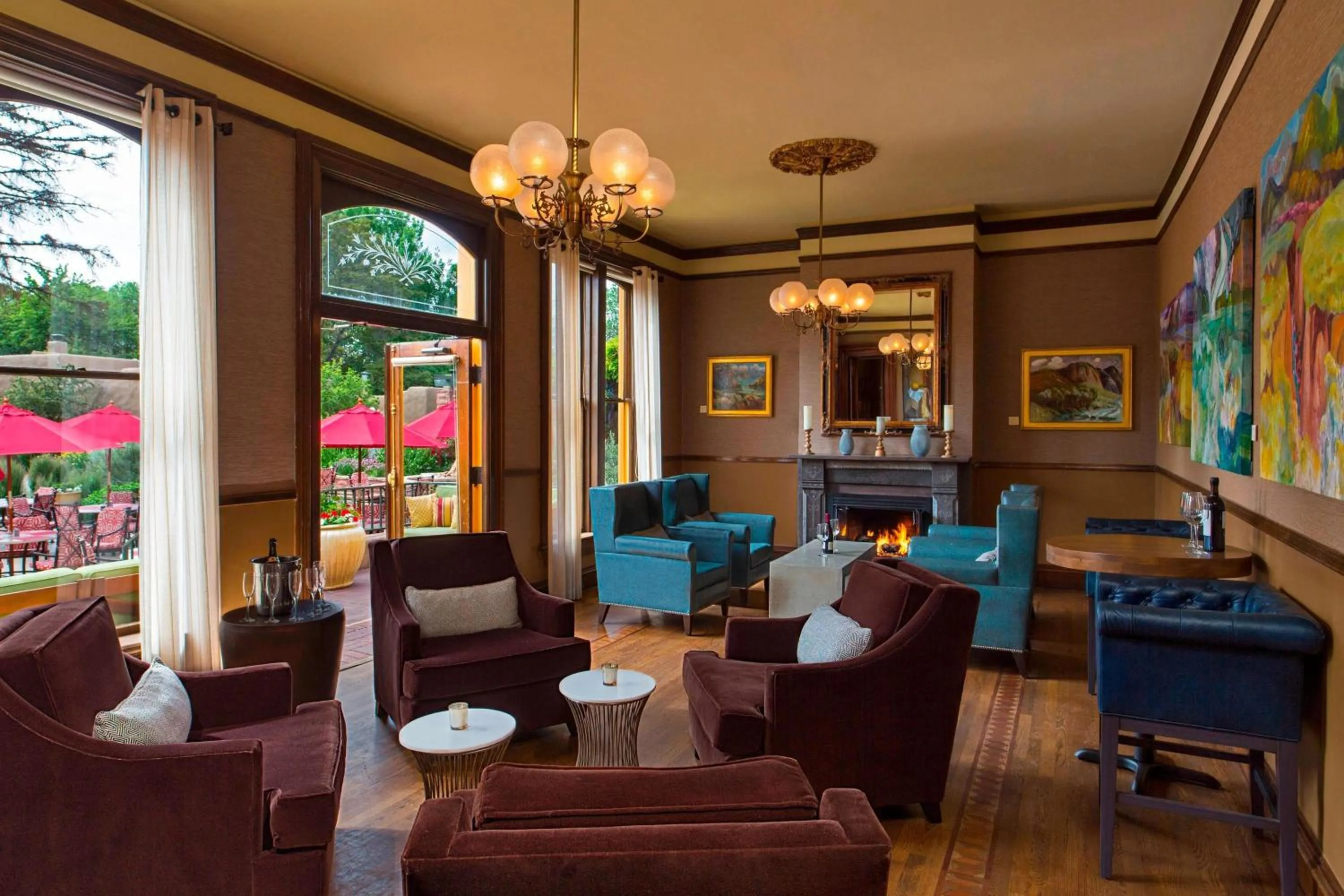 Lounge or bar in La Posada De Santa Fe, a Tribute Portfolio Resort & Spa