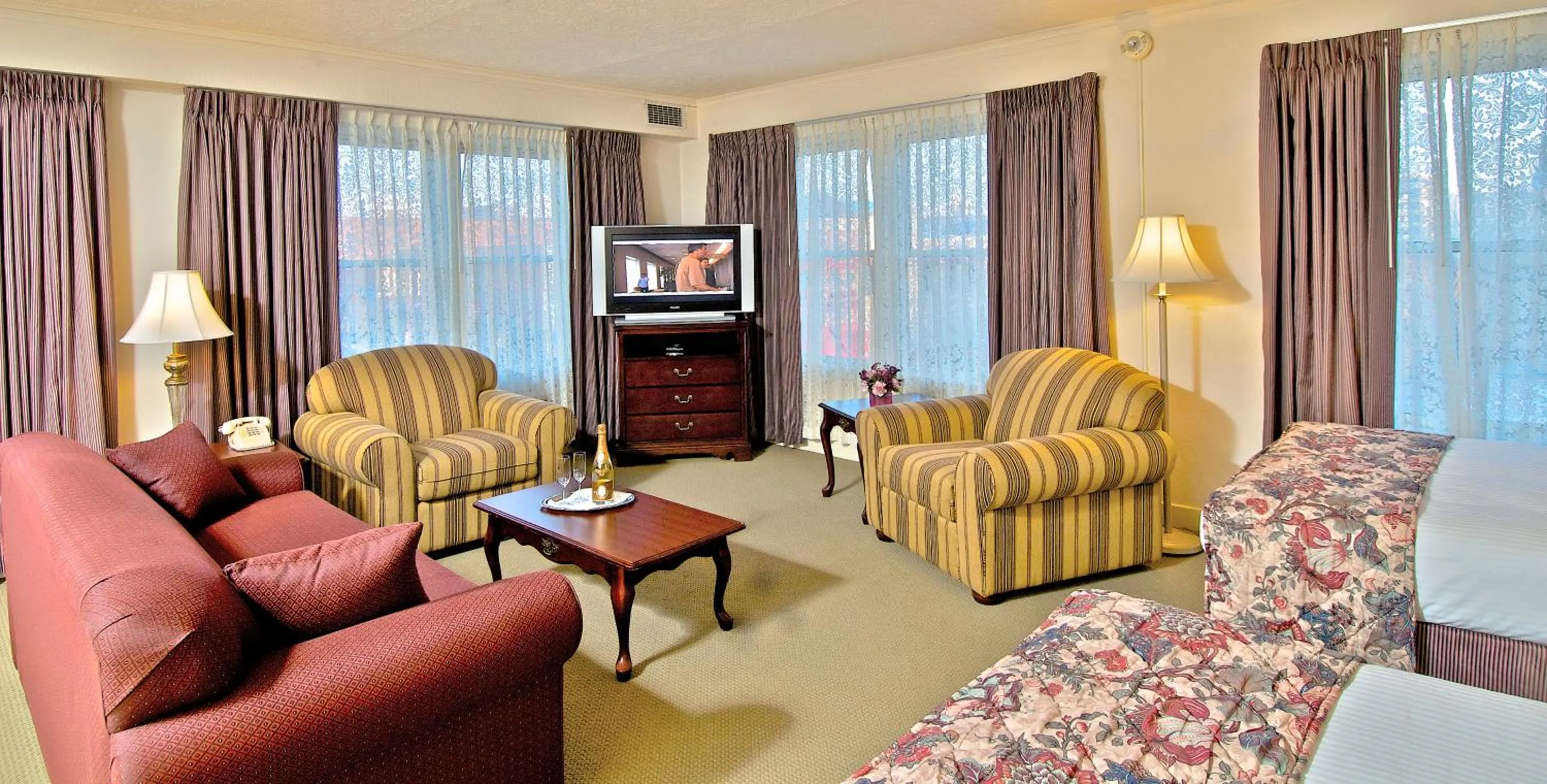 Living room in Historic Anchorage Hotel