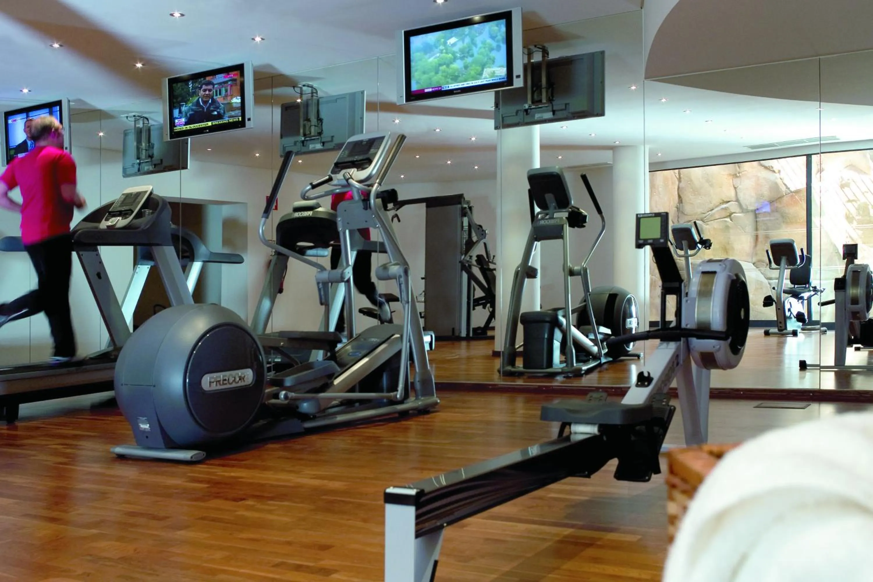 TV and multimedia in As Cascatas Golf Resort & Spa