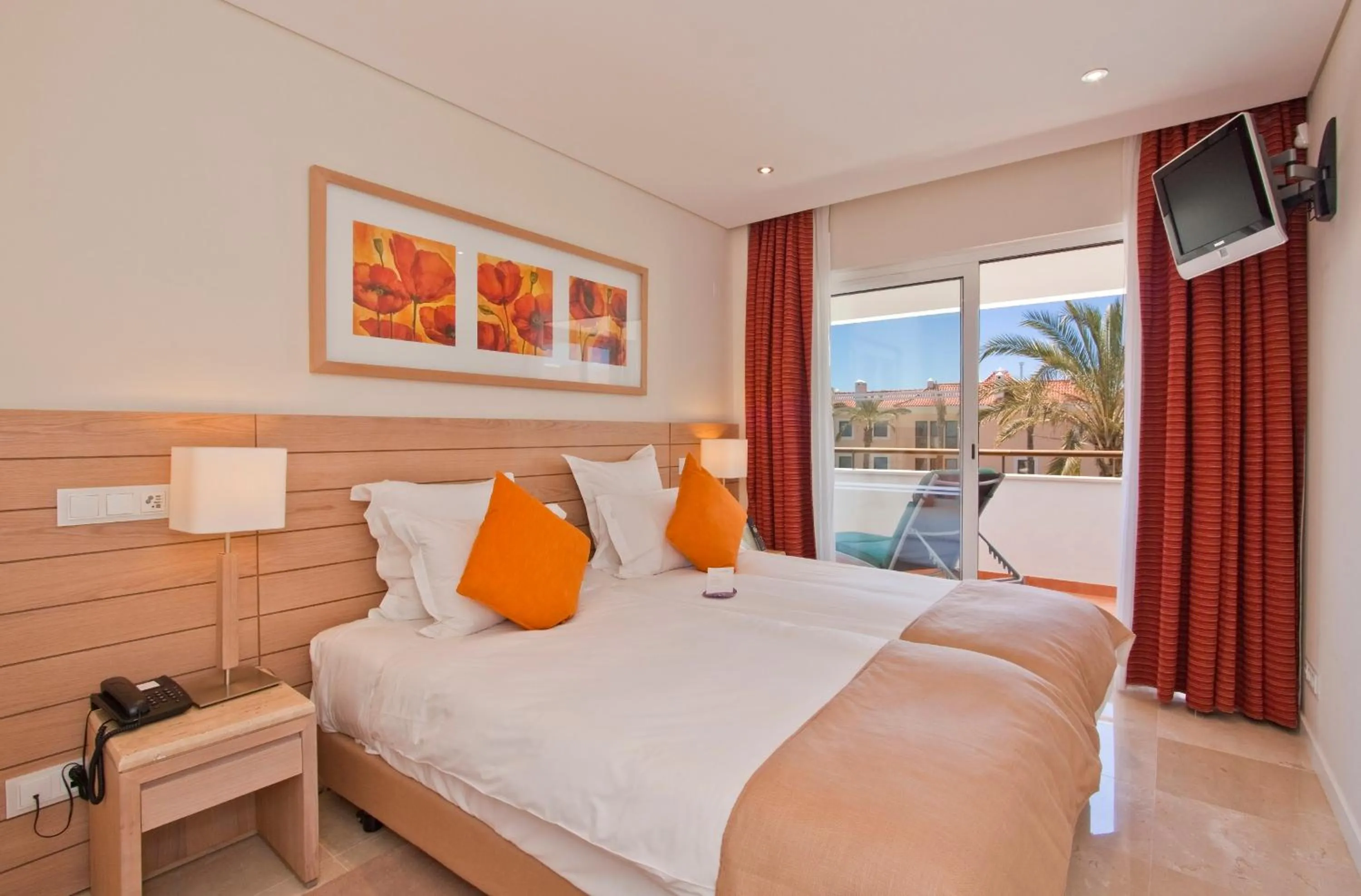 Bed in As Cascatas Golf Resort & Spa