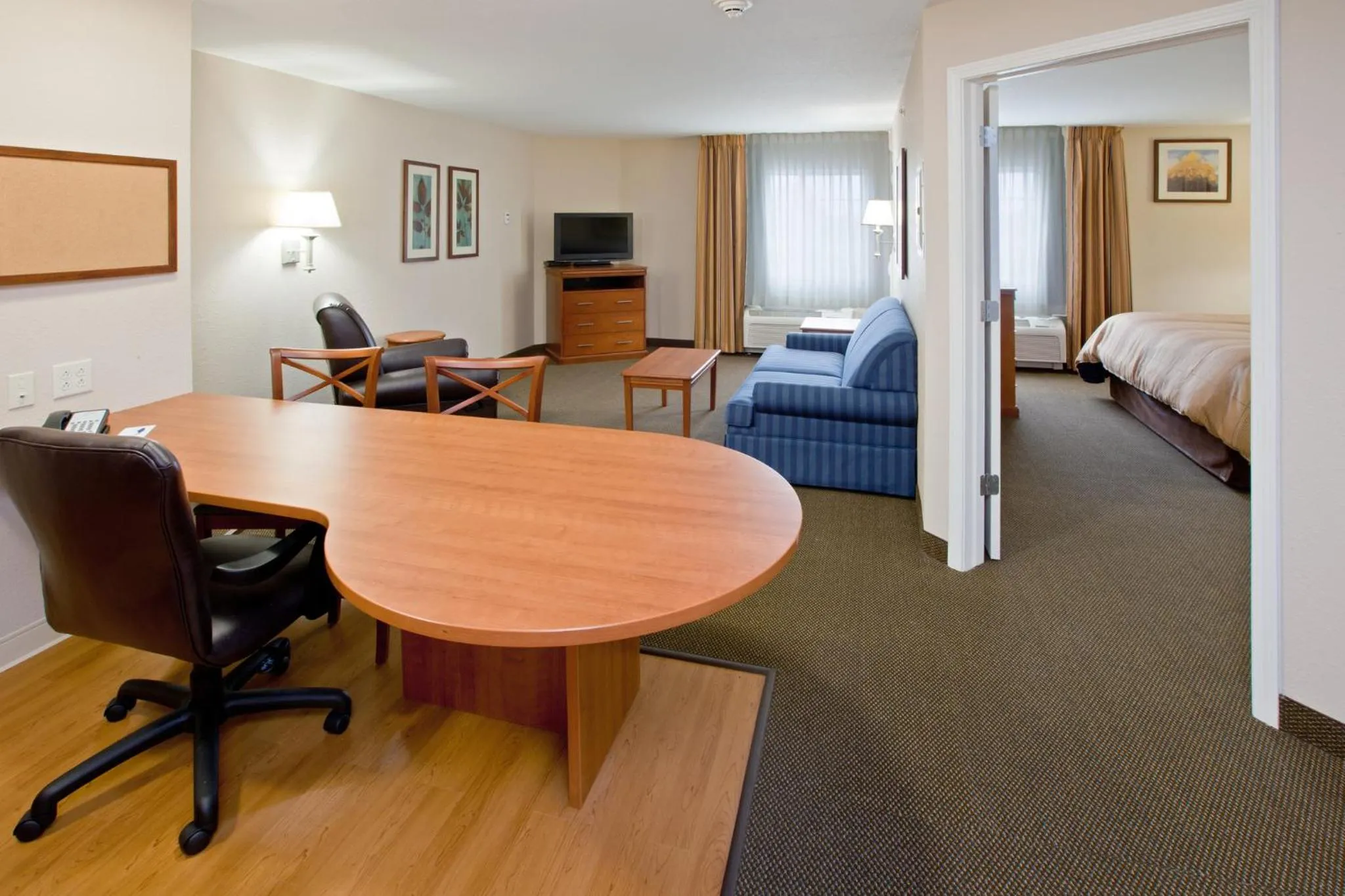 Photo of the whole room, Bed in Candlewood Suites Indianapolis East by IHG